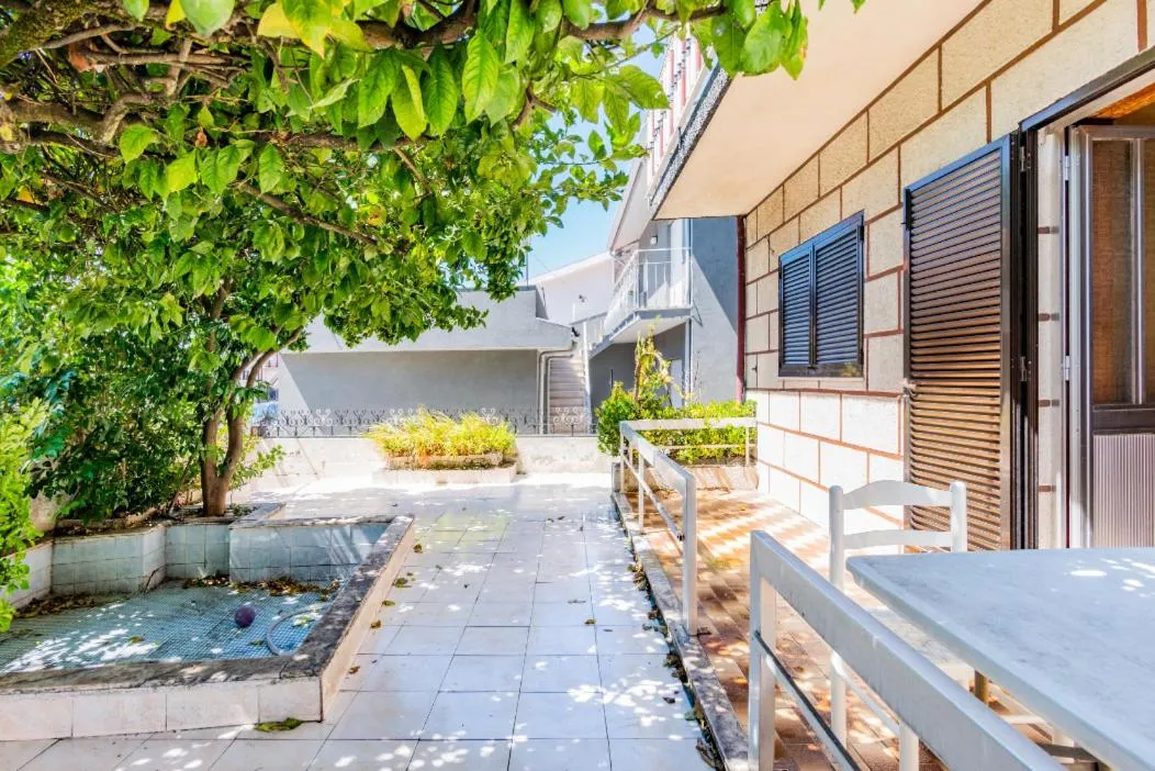 Property building in Casa dos Azulejos
