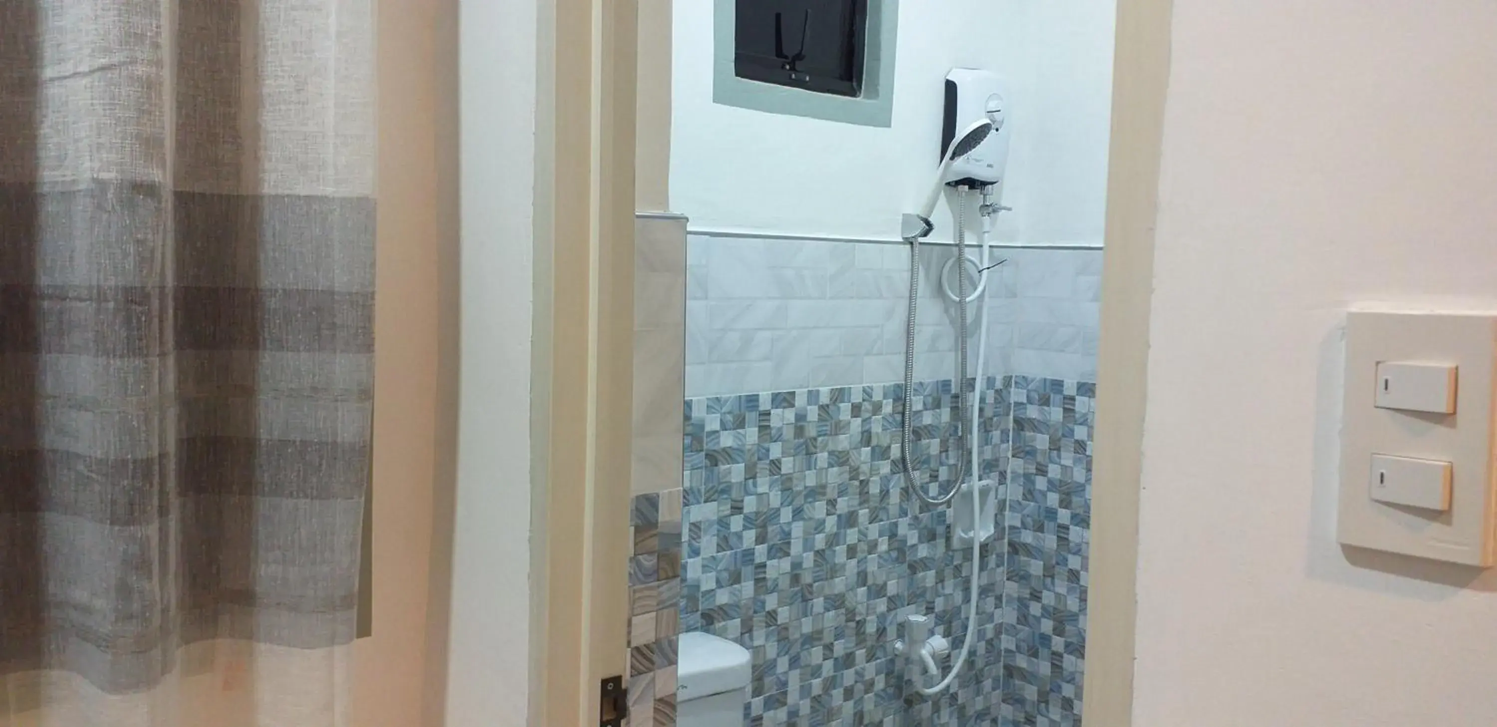 Double Room with Private Bathroom - single occupancy in GREENSPACE Double Room with Private Bathroom - single occupancy in GREENSPACE