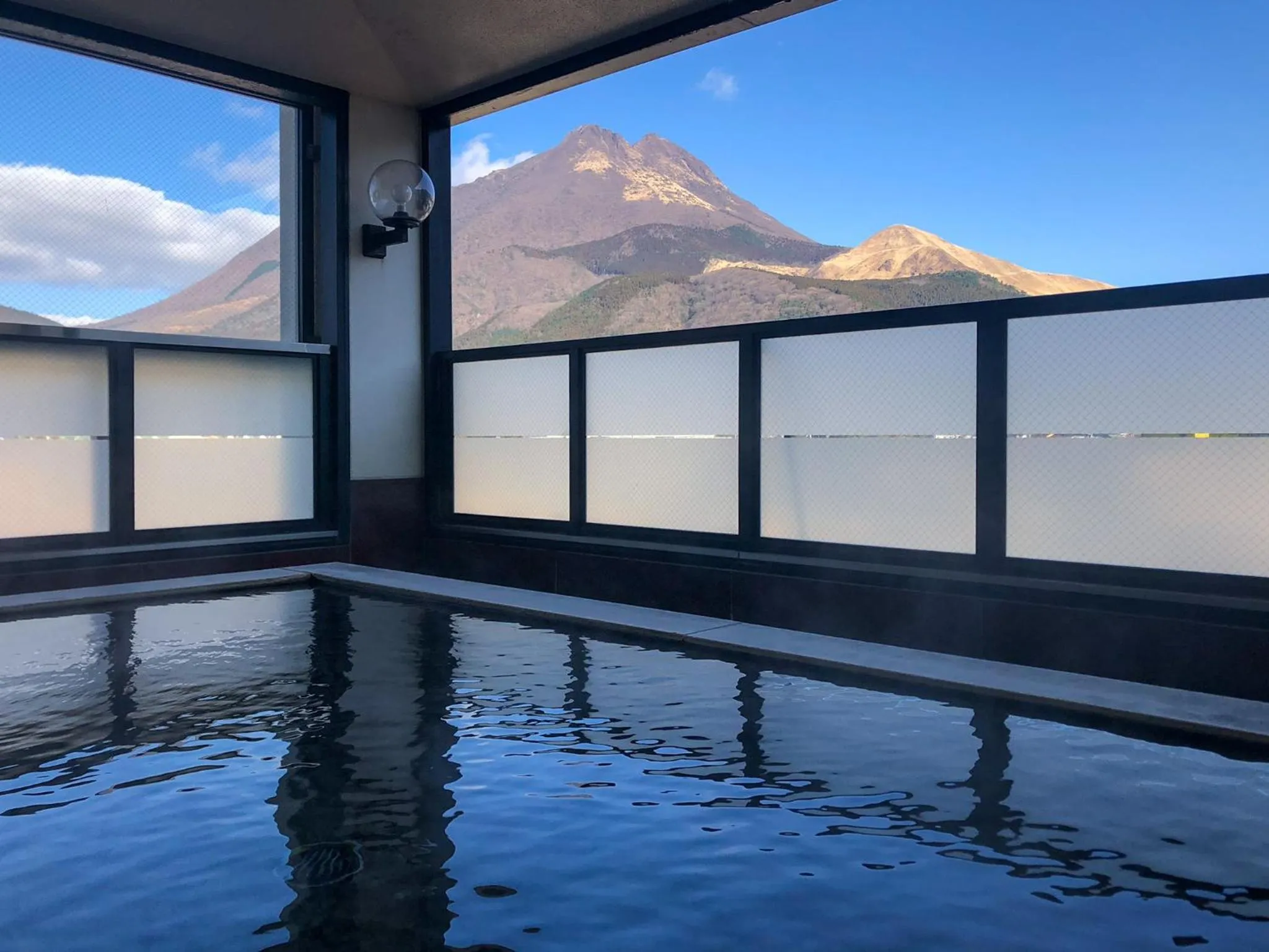Hot Spring Bath in Yufuin Akarinoyado