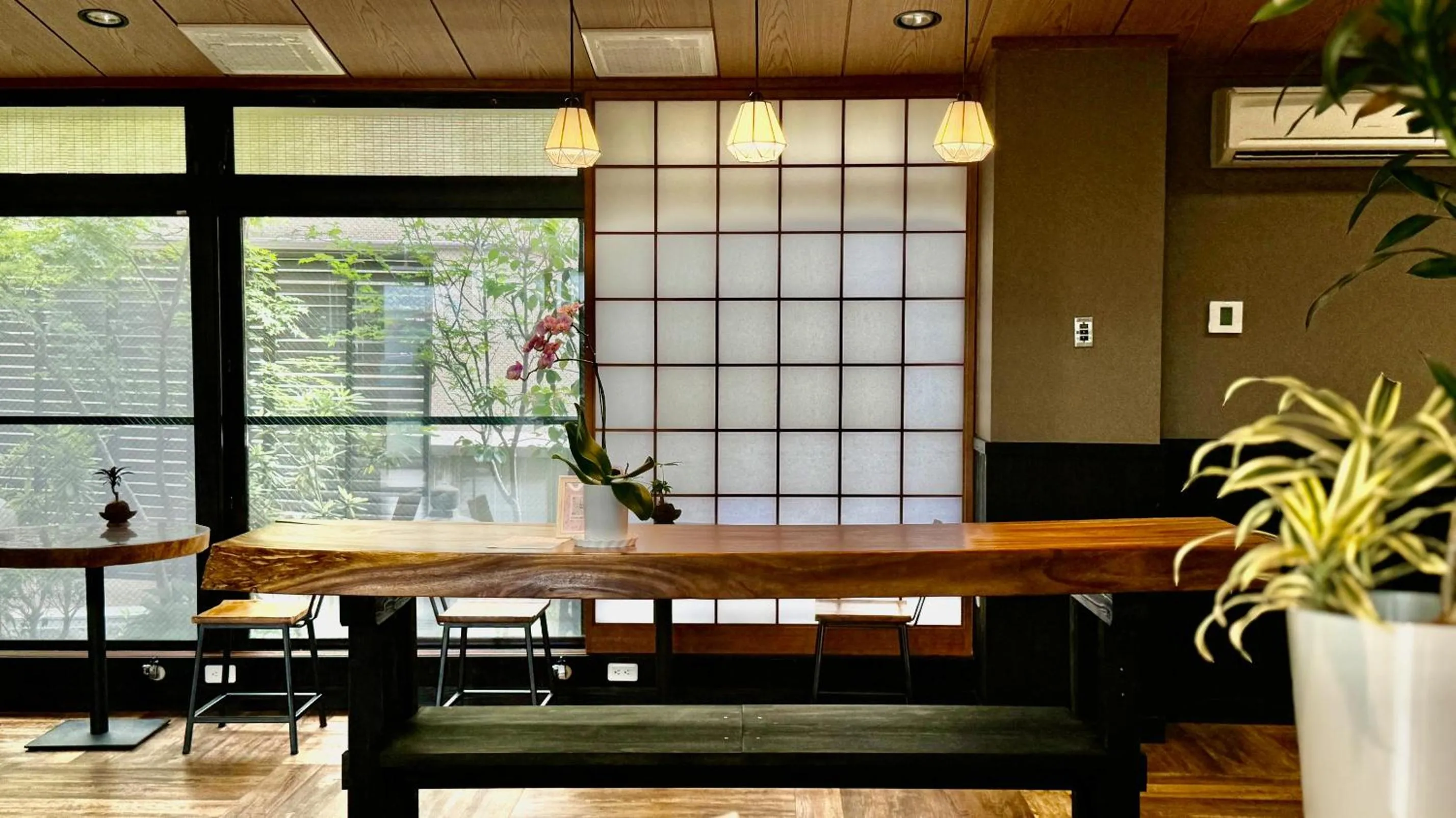 Communal lounge/ TV room in Yufuin Akarinoyado