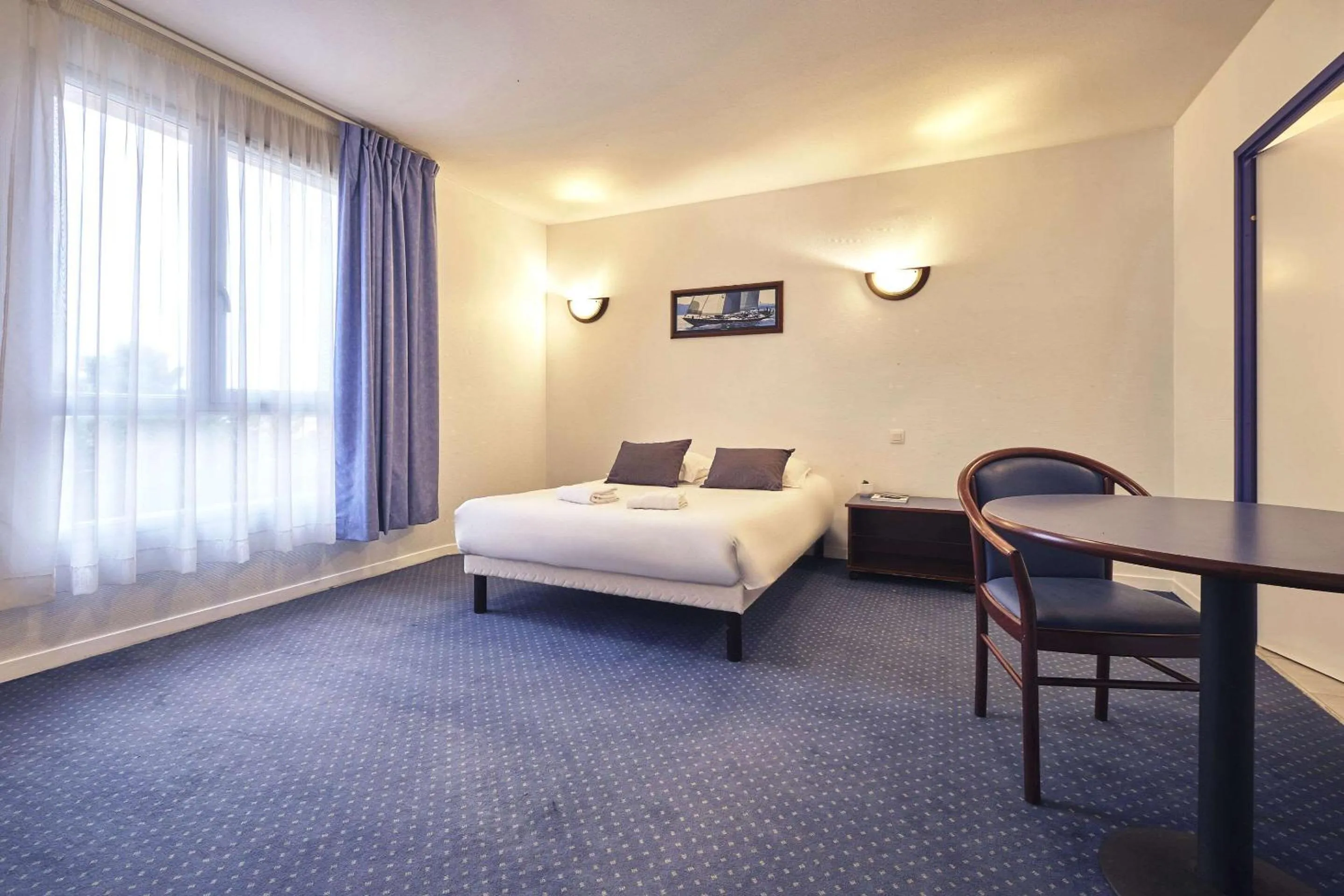 Bedroom, Bed in Comfort Aparthotel Carcassonne