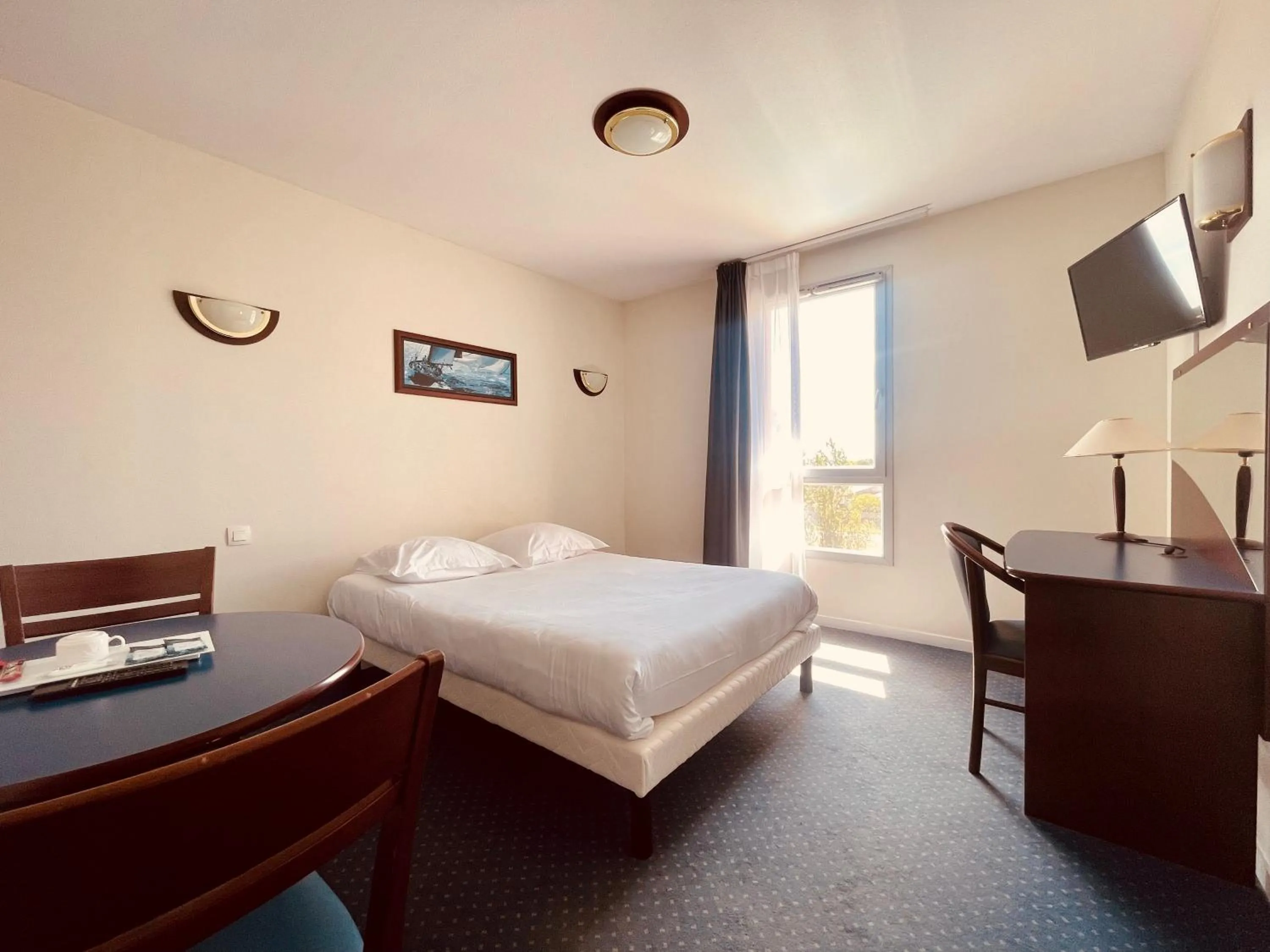 Bedroom, Bed in Comfort Aparthotel Carcassonne