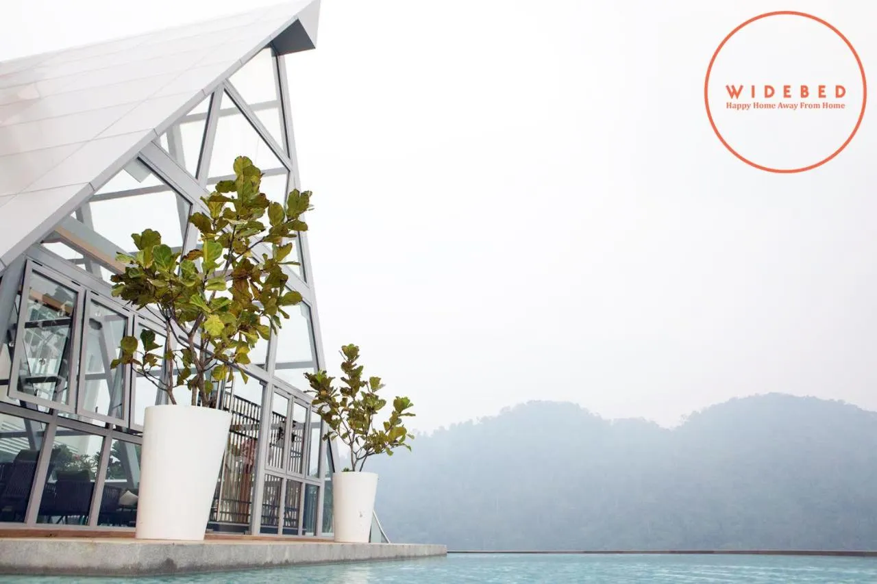 Windmill Upon Hills Genting by Widebed