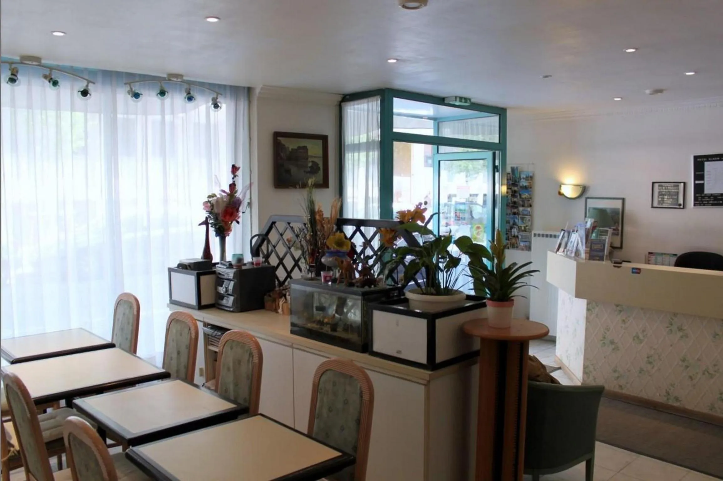 Restaurant/places to eat in Hôtel Aladin