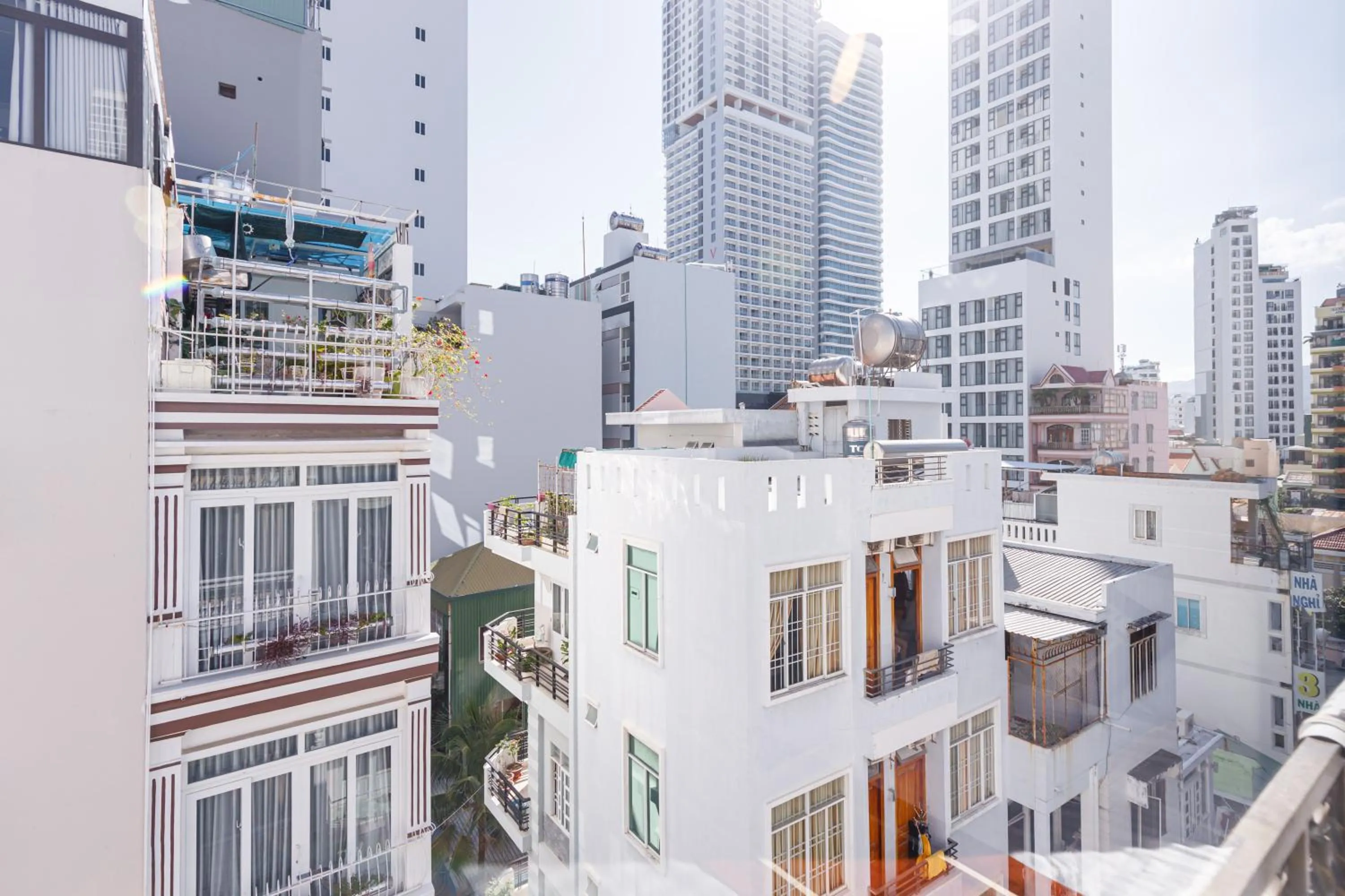 Neighbourhood in Moschino HT