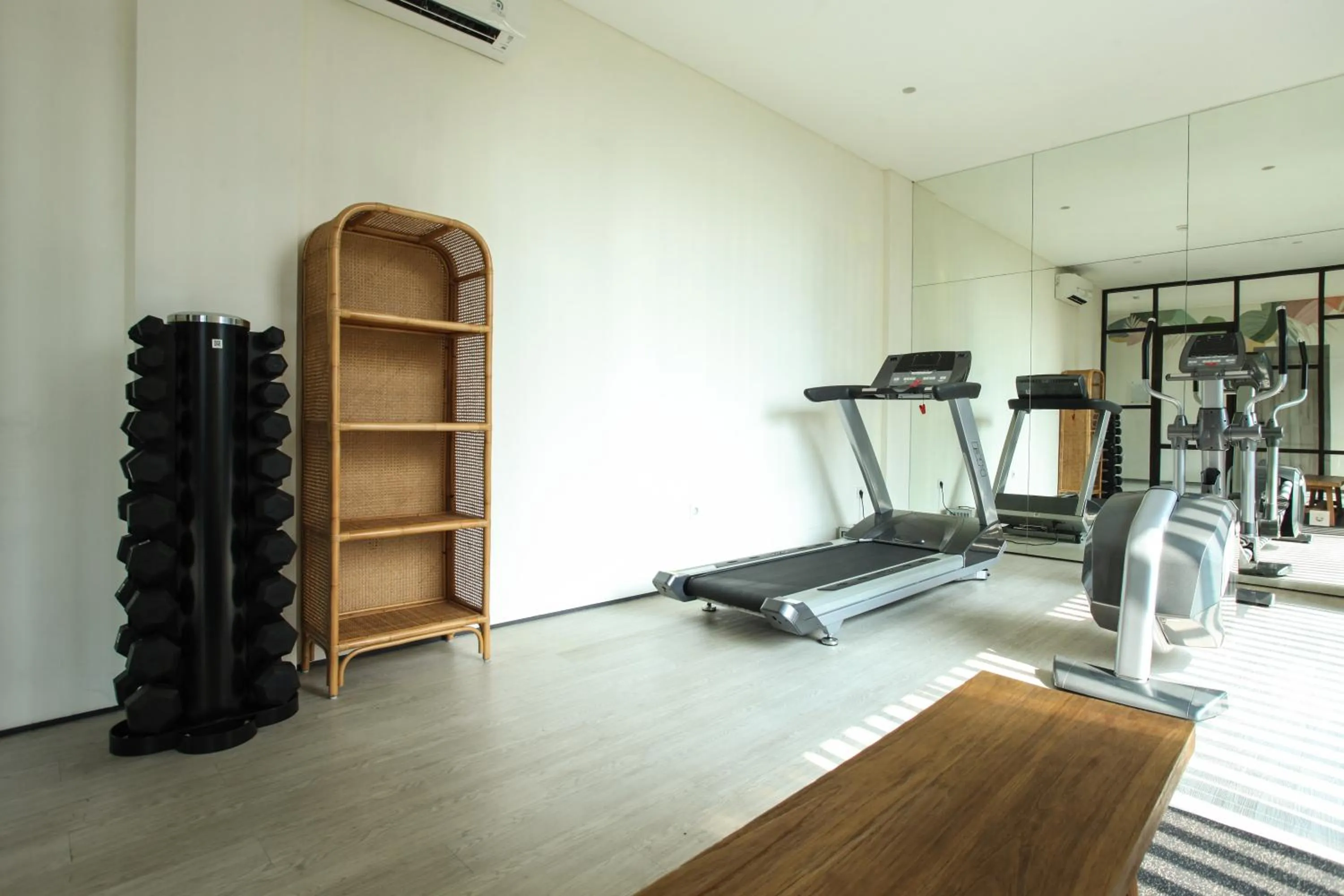 Fitness centre/facilities in La Boheme, Rooms and Coffee