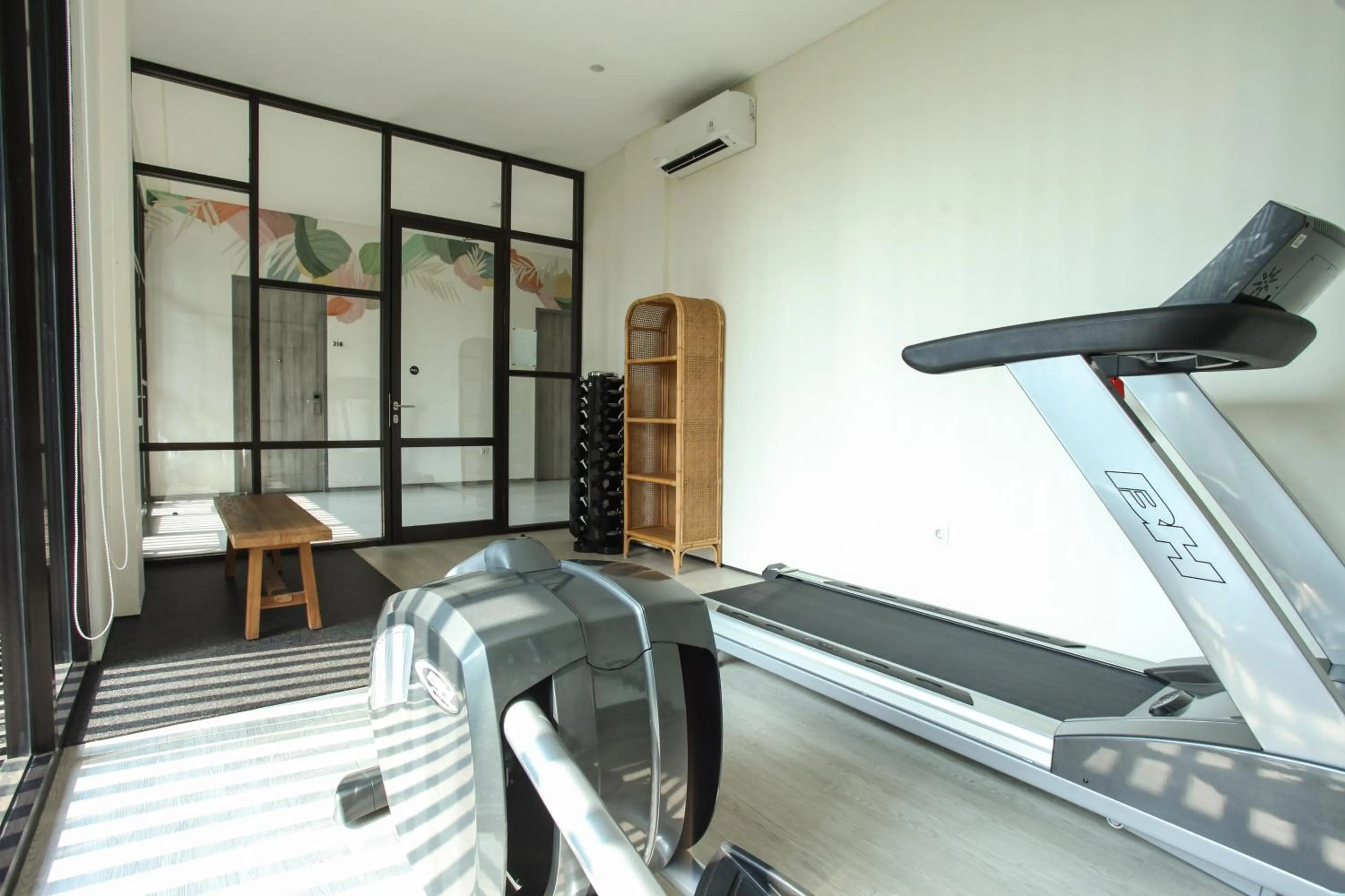 Fitness centre/facilities in La Boheme, Rooms and Coffee