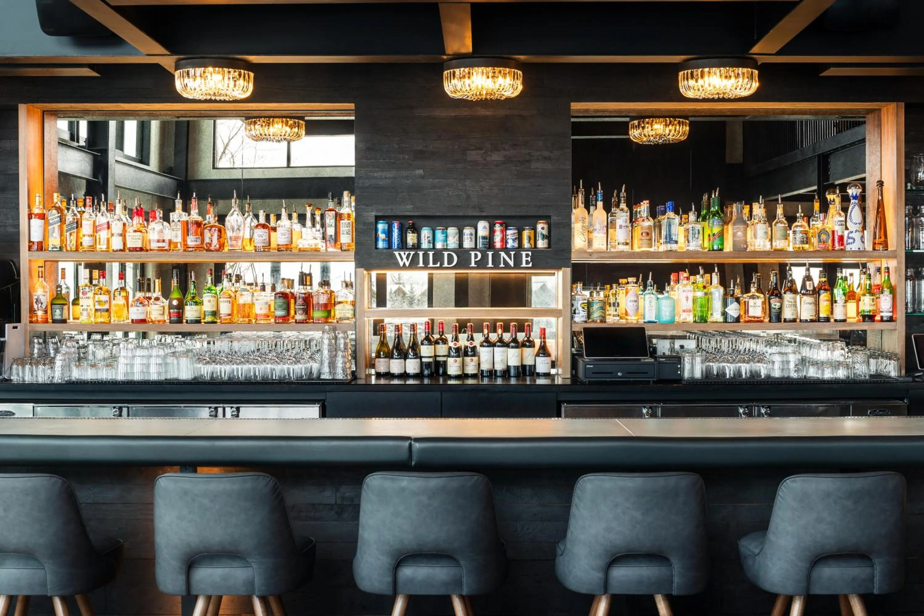 Lounge or bar in Gravity Haus Jackson Hole