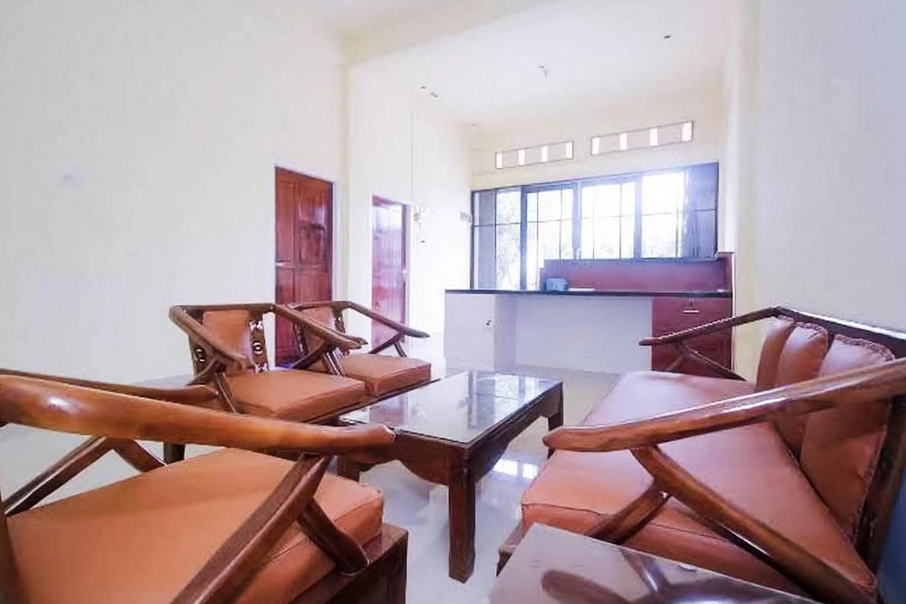 Seating area in RedDoorz Syariah at Diva Residen Kasturi 1