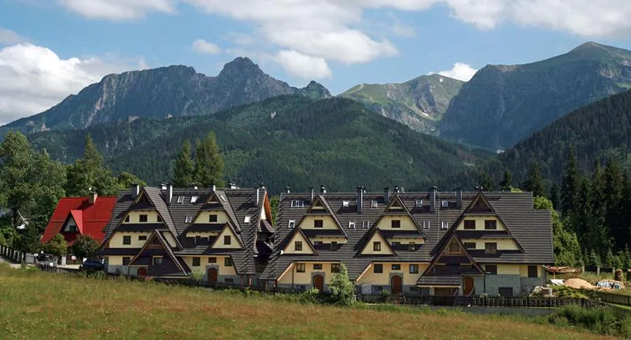 Property building in Apartament Giewont