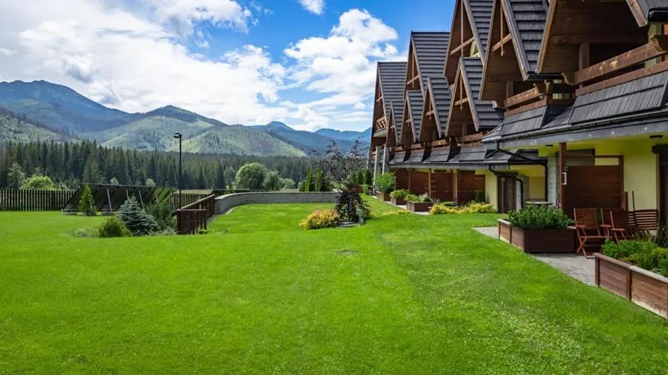 Property building in Apartament Giewont