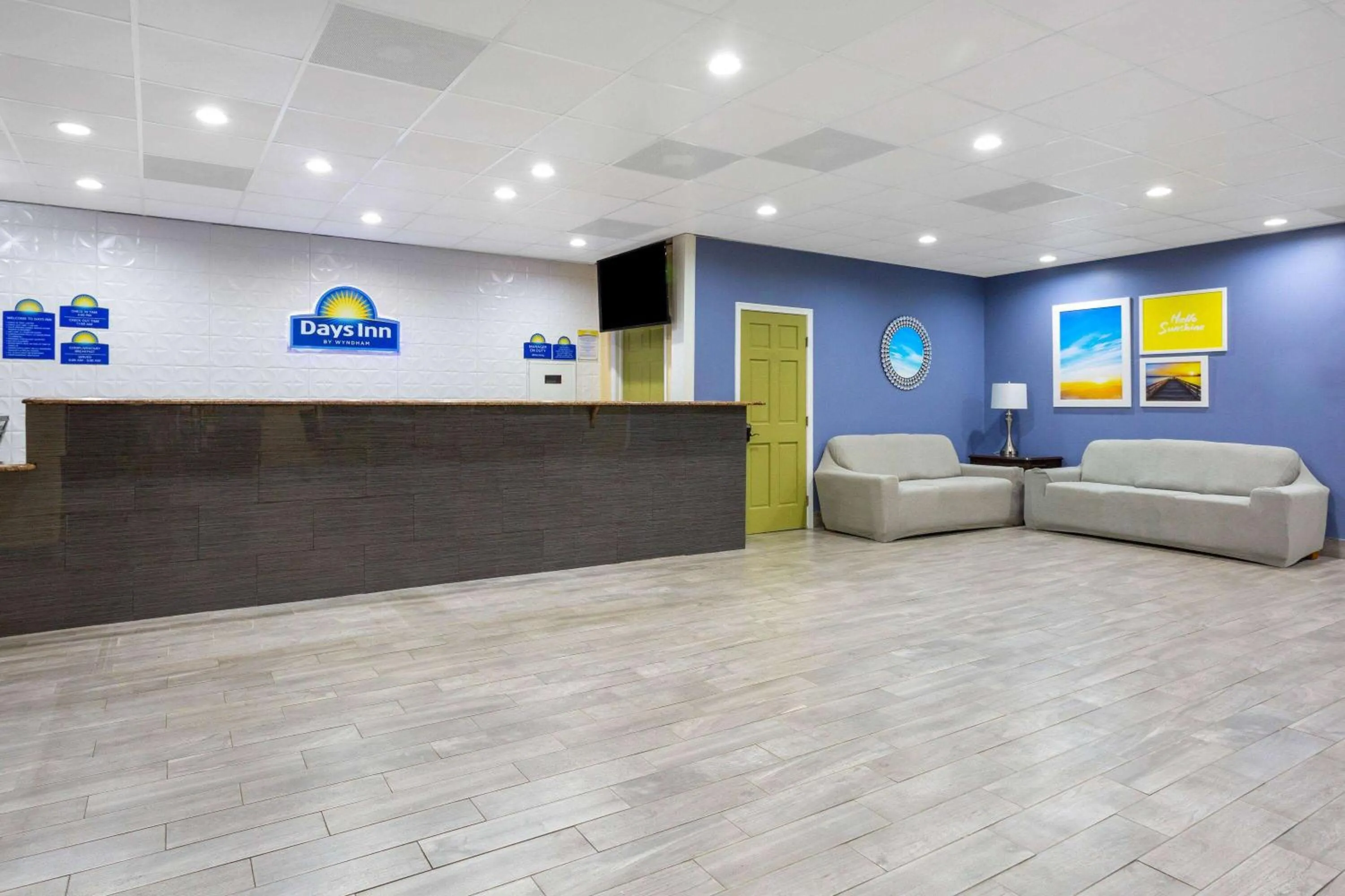 Lobby or reception in Days Inn by Wyndham Hampton Near Coliseum Convention Center