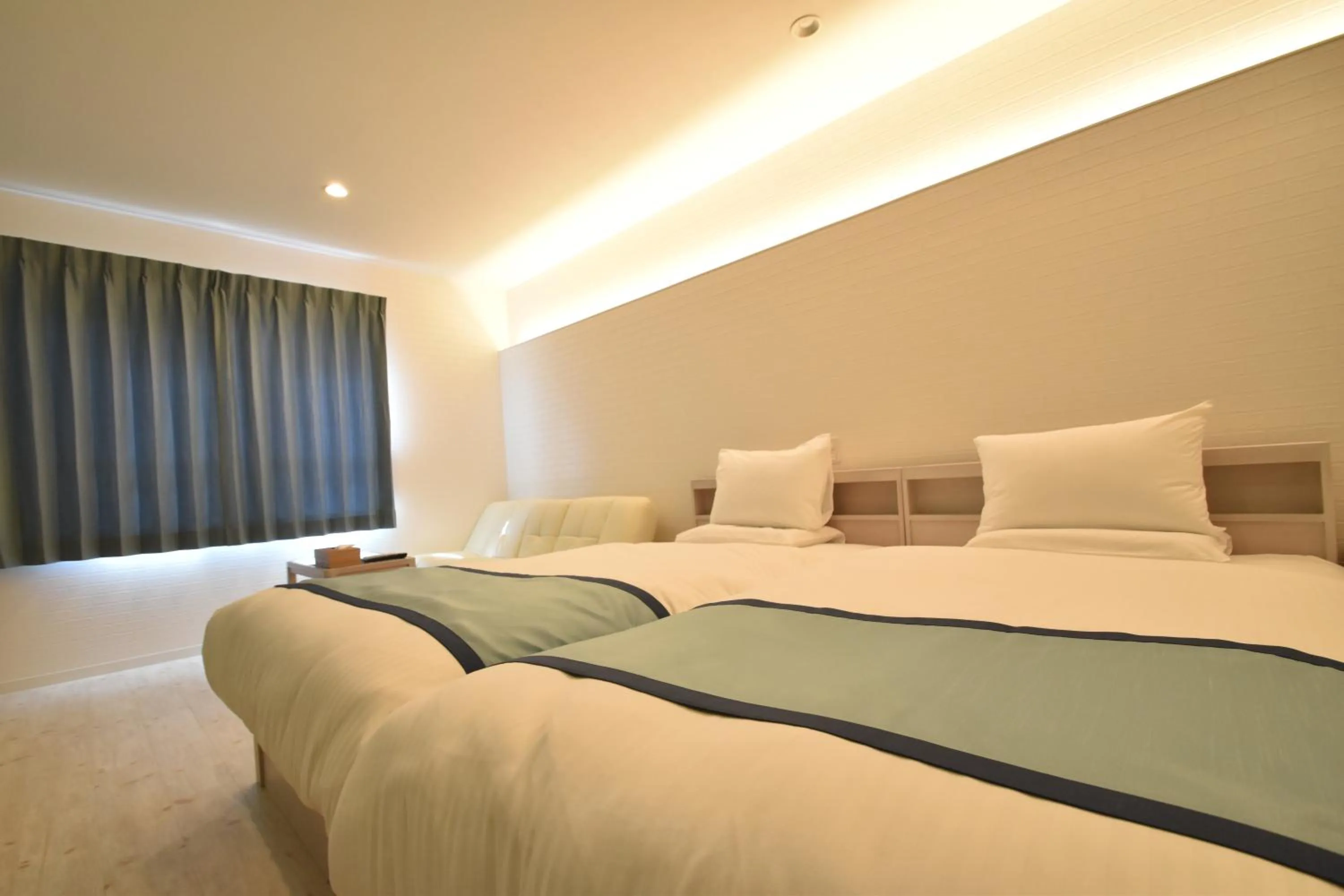 Bedroom, Bed in Pine Hills Hotel Miyakojima