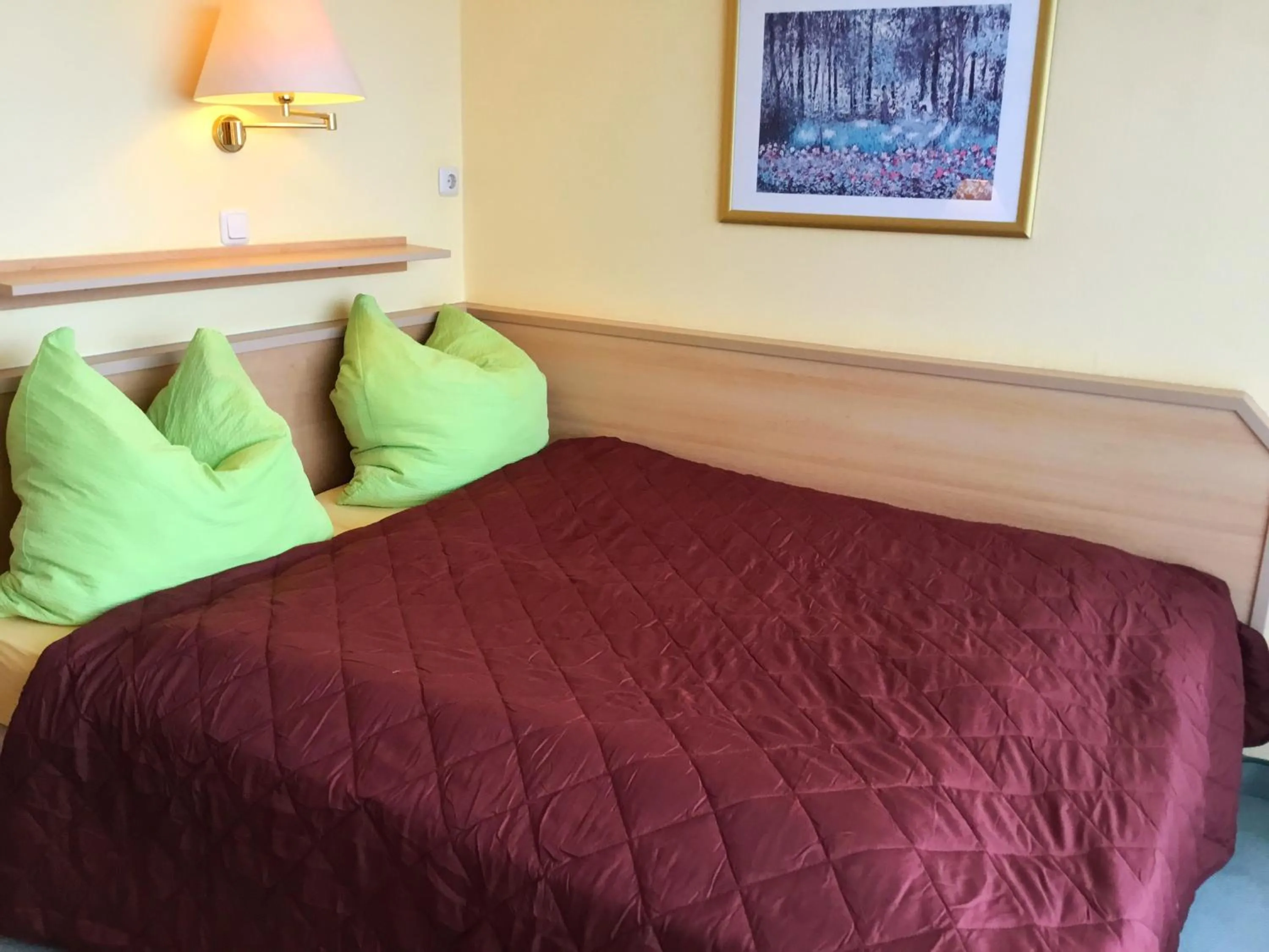 Bed in Panorama Hotel Pension Frohnau