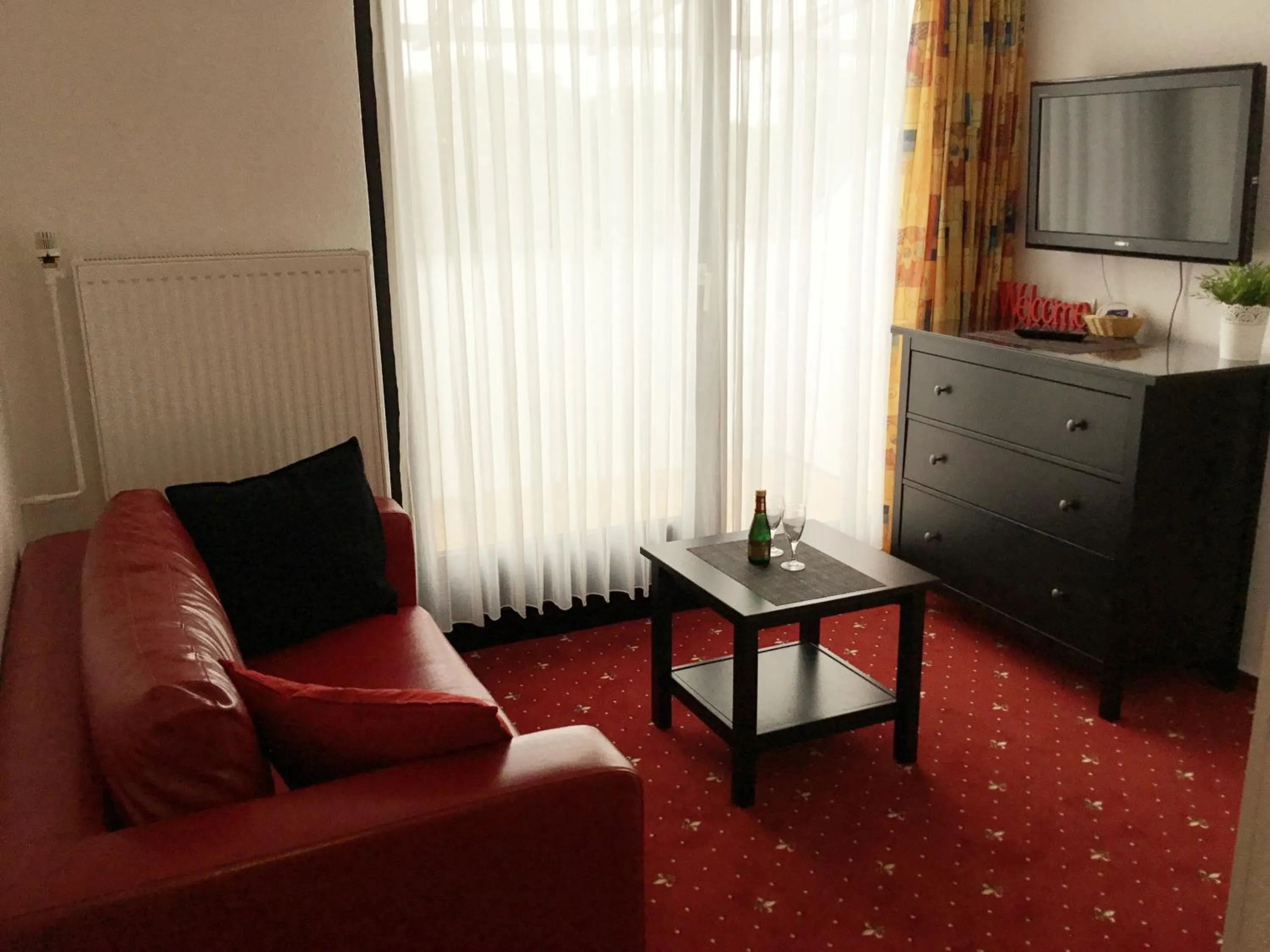 TV and multimedia in Panorama Hotel Pension Frohnau