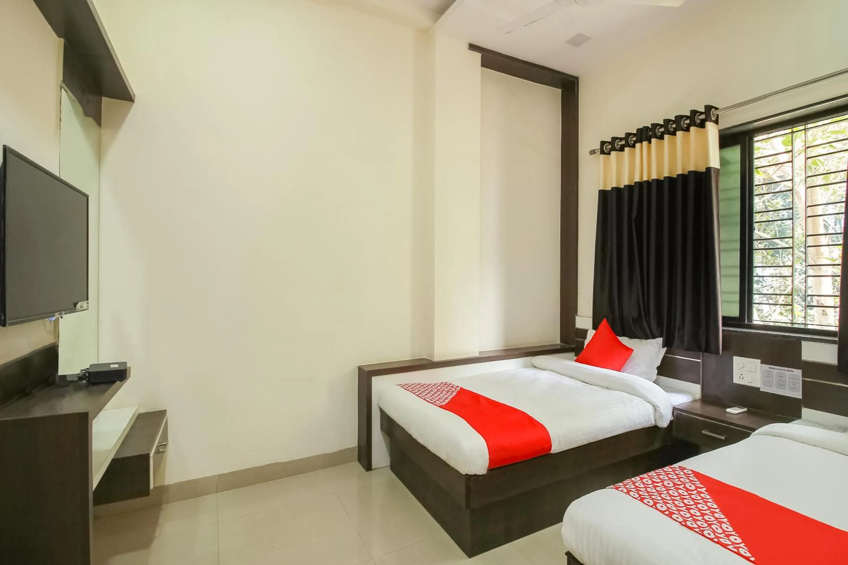 Bedroom, Bed in Hotel O Unique Inn