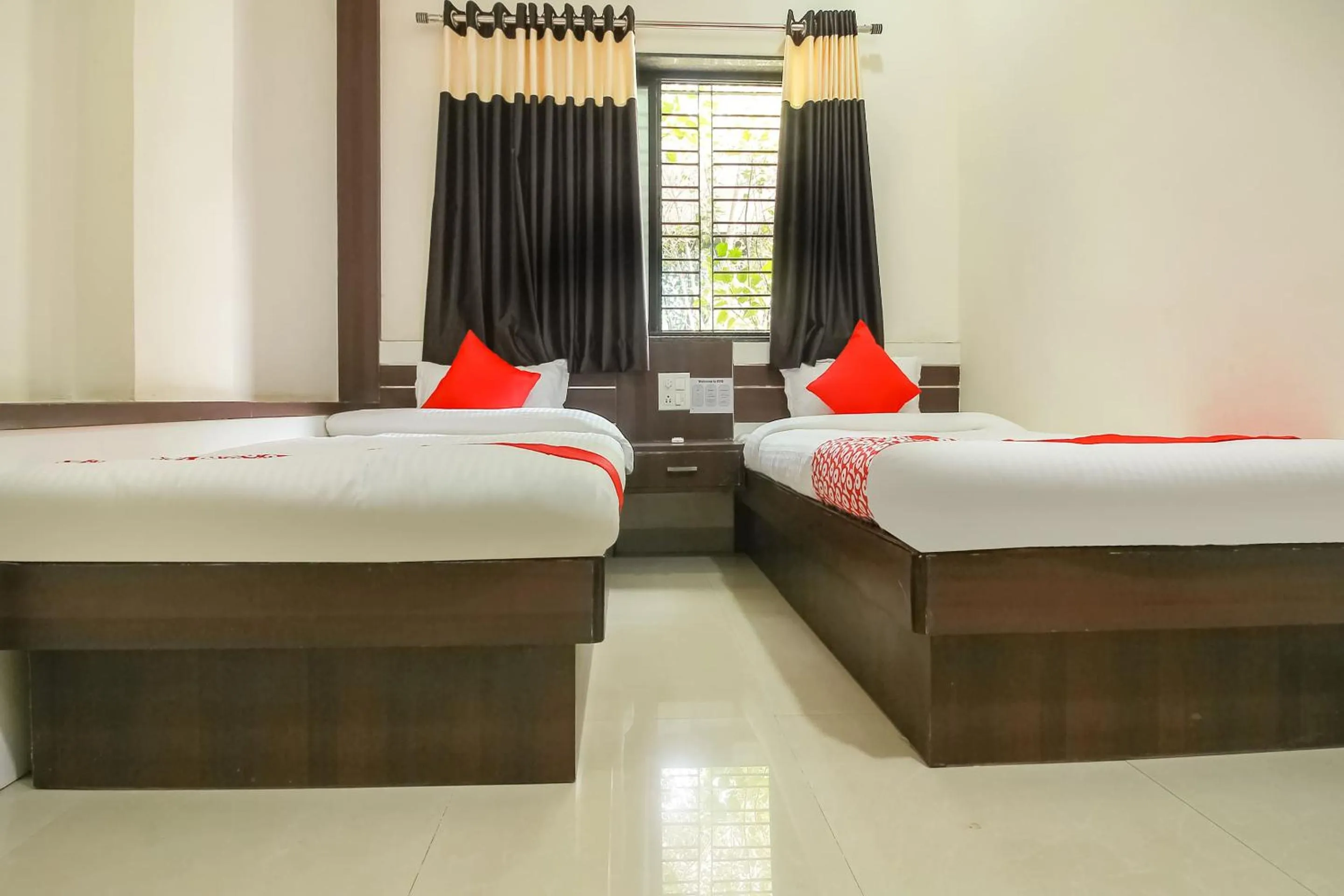 Bedroom, Bed in Hotel O Unique Inn