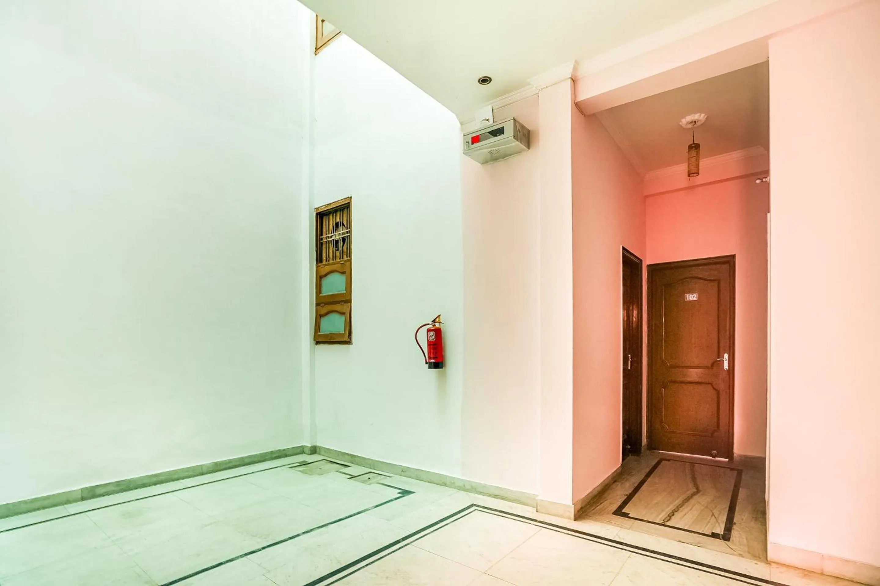 Lobby or reception in Hotel O Royal Inn