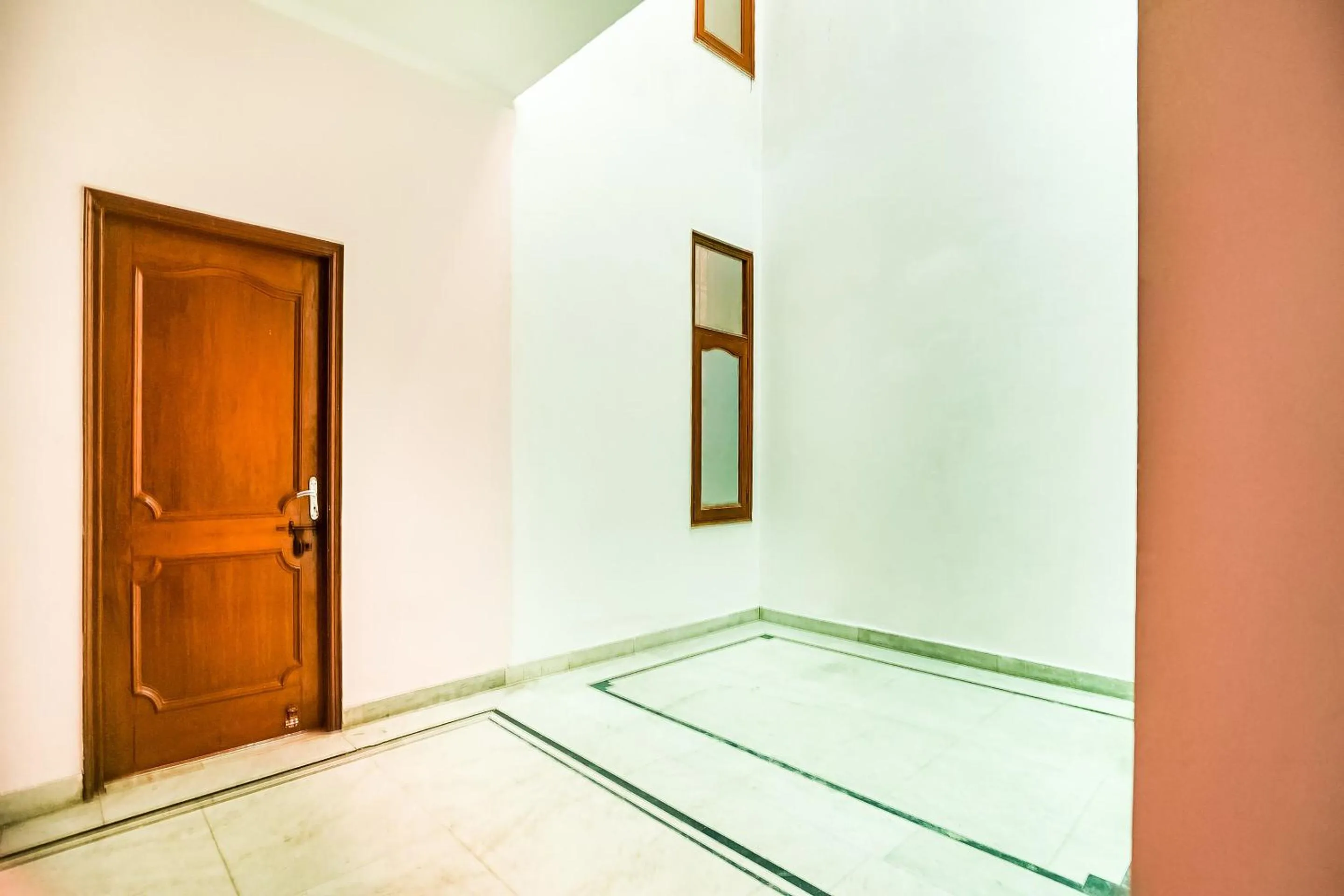 Lobby or reception in Hotel O Royal Inn