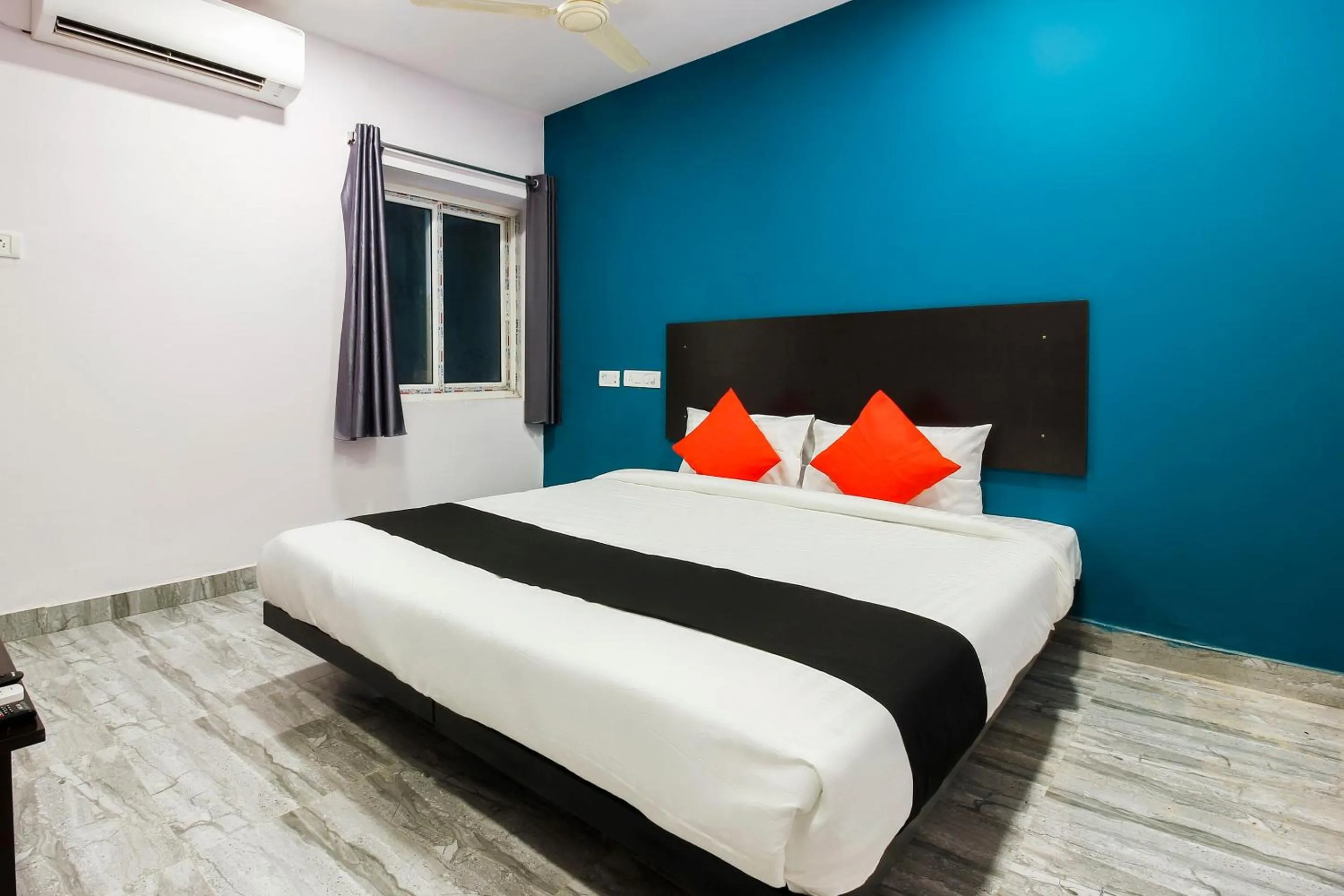 Bedroom, Bed in Super Capital O Che Sigma Hotel