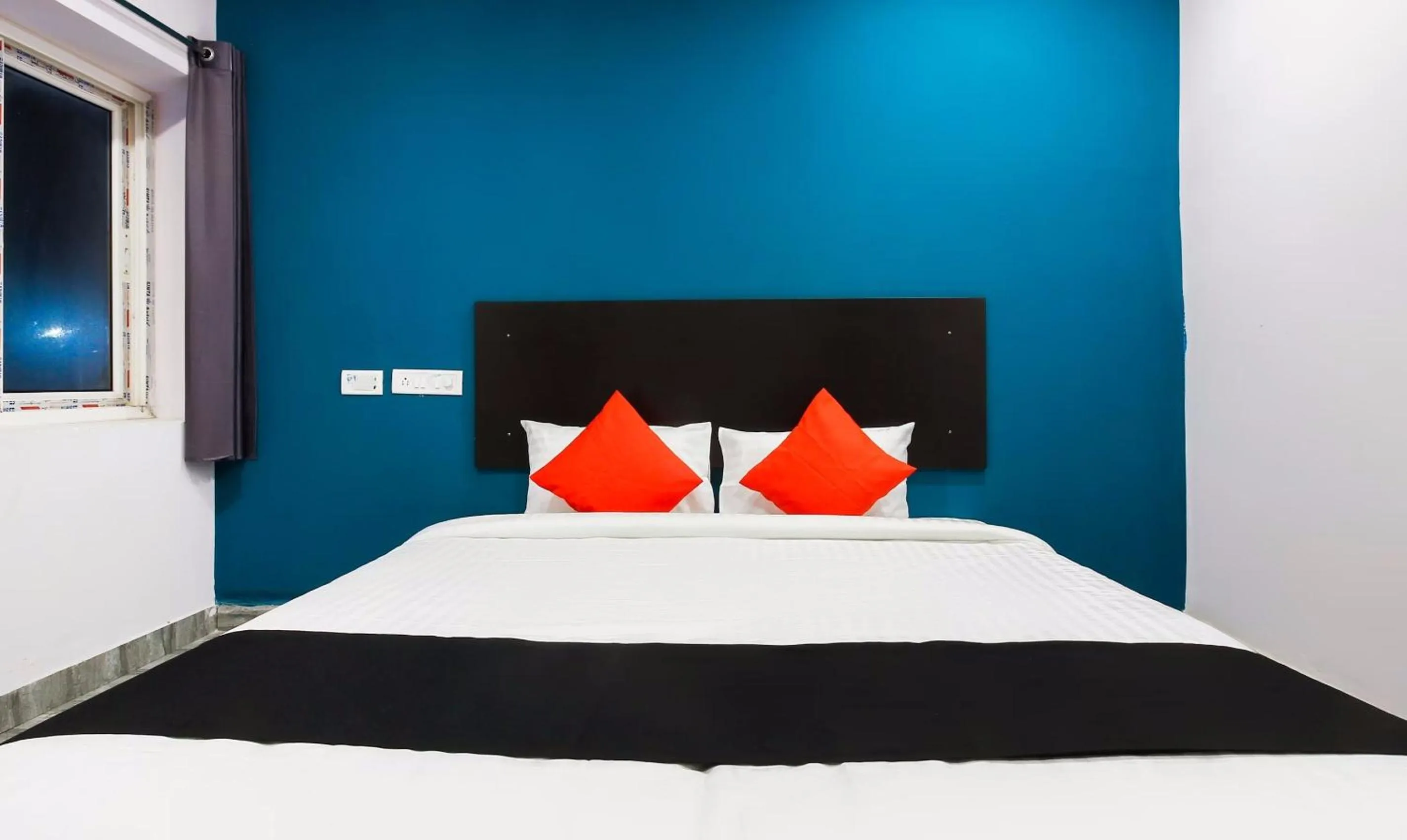 Bedroom, Bed in Super Capital O Che Sigma Hotel