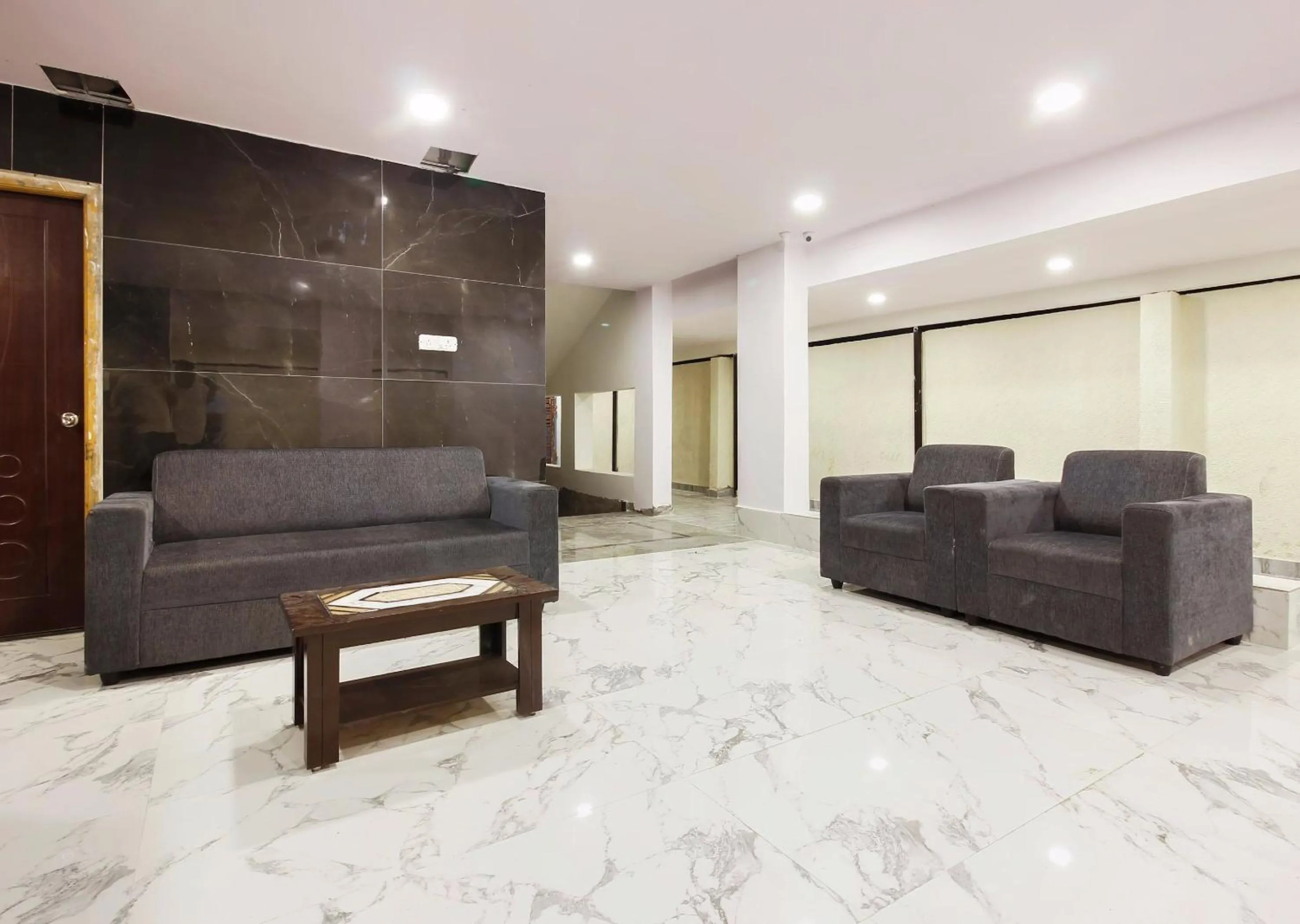 Lobby or reception in Super Capital O Che Sigma Hotel
