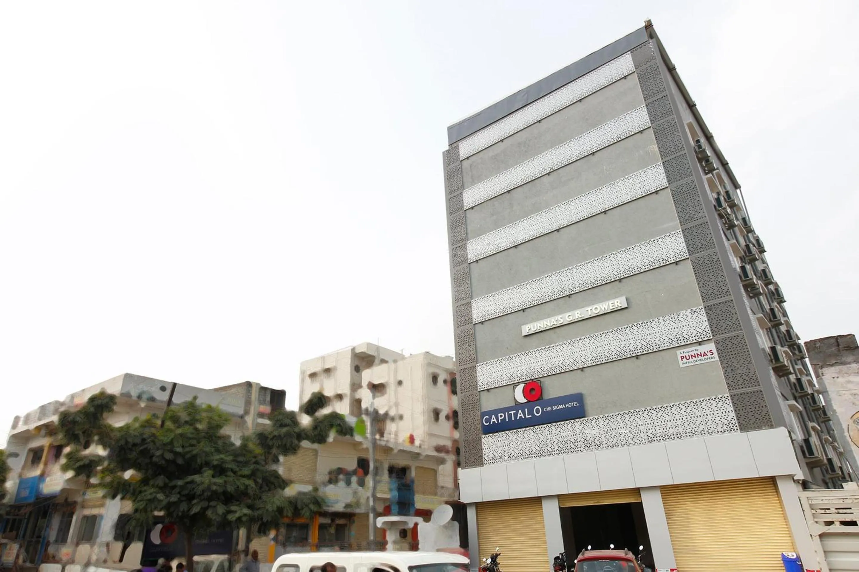 Facade/entrance in Super Capital O Che Sigma Hotel