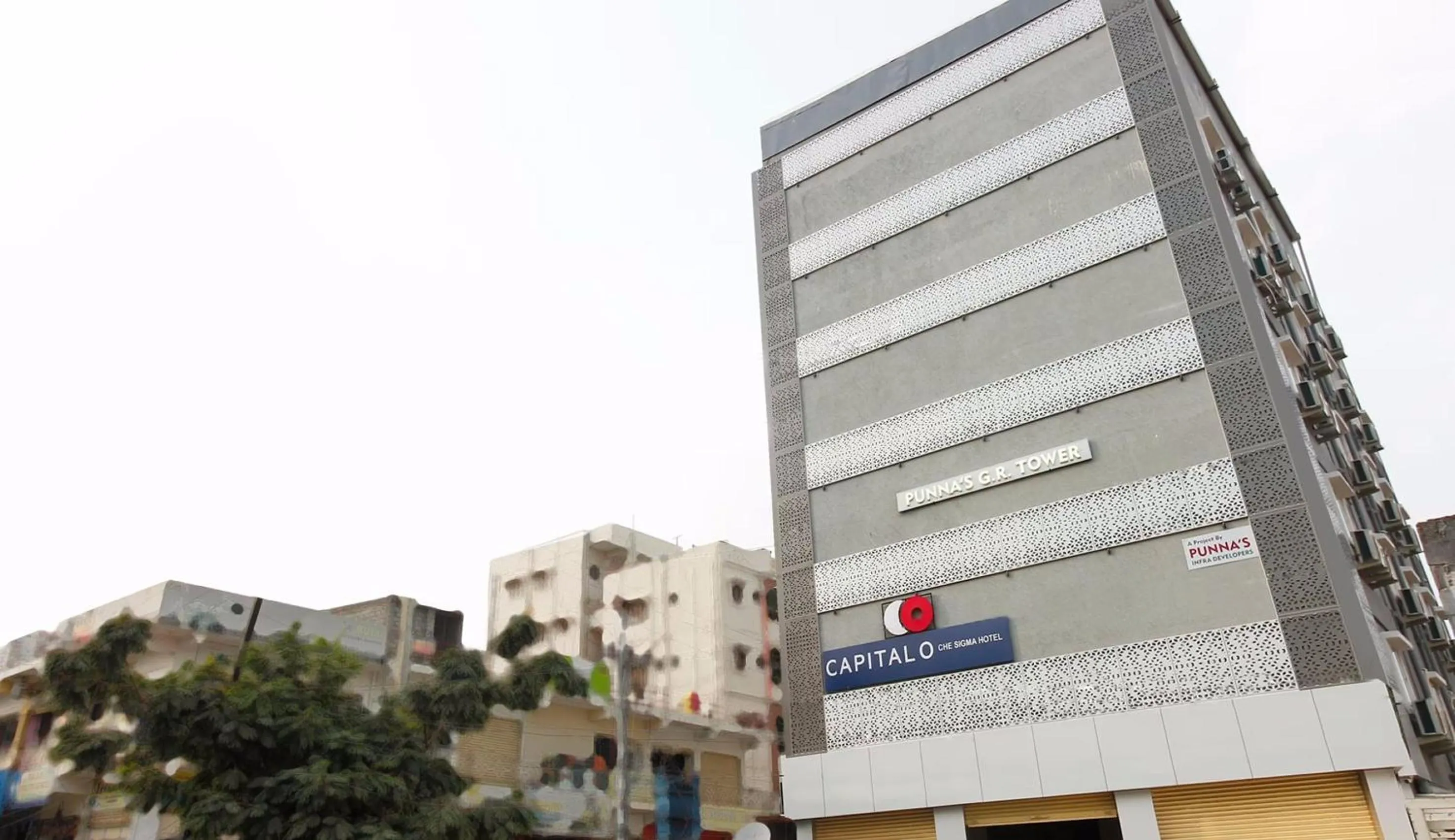 Facade/entrance in Super Capital O Che Sigma Hotel