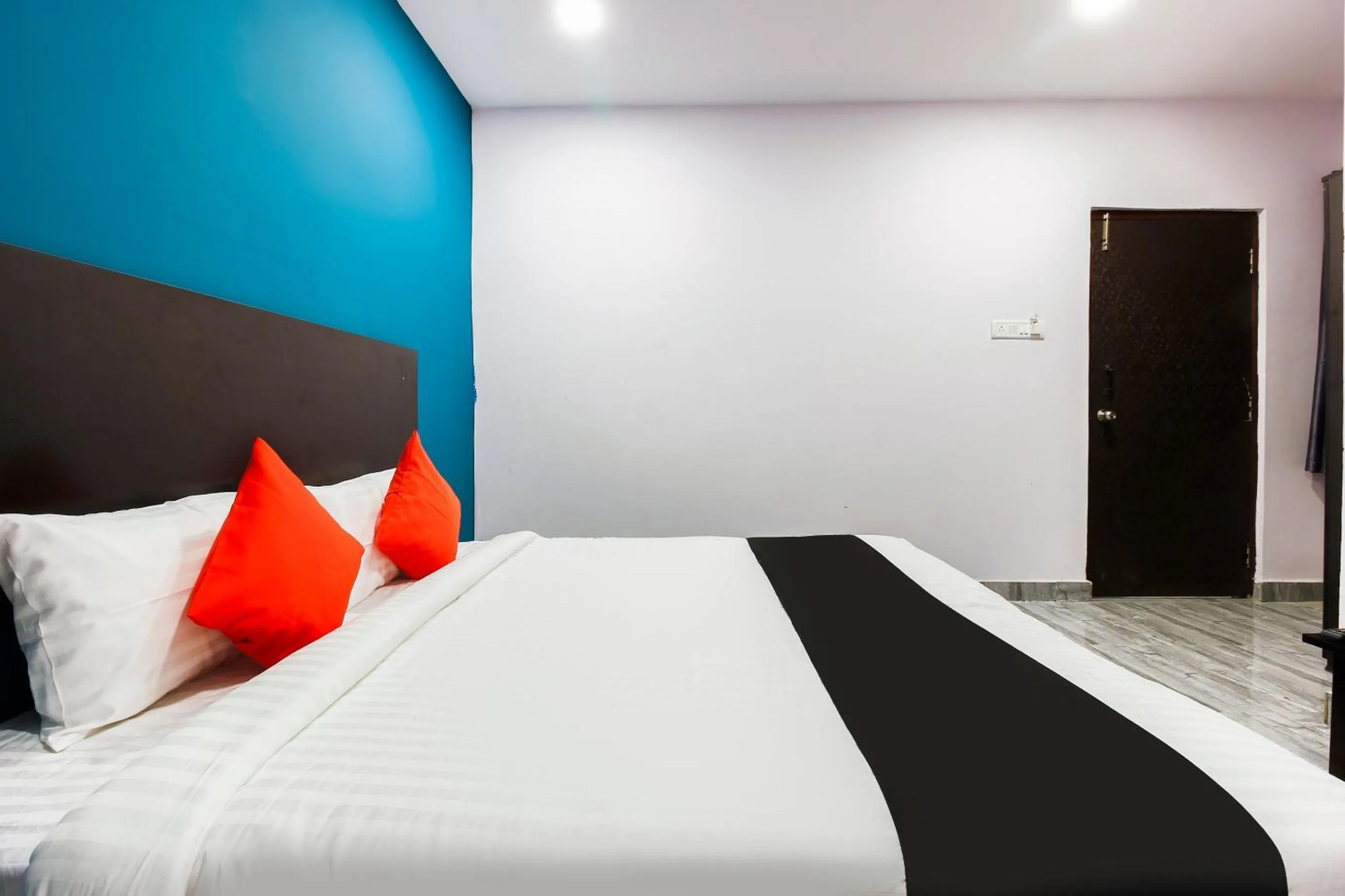 Bedroom, Bed in Super Capital O Che Sigma Hotel