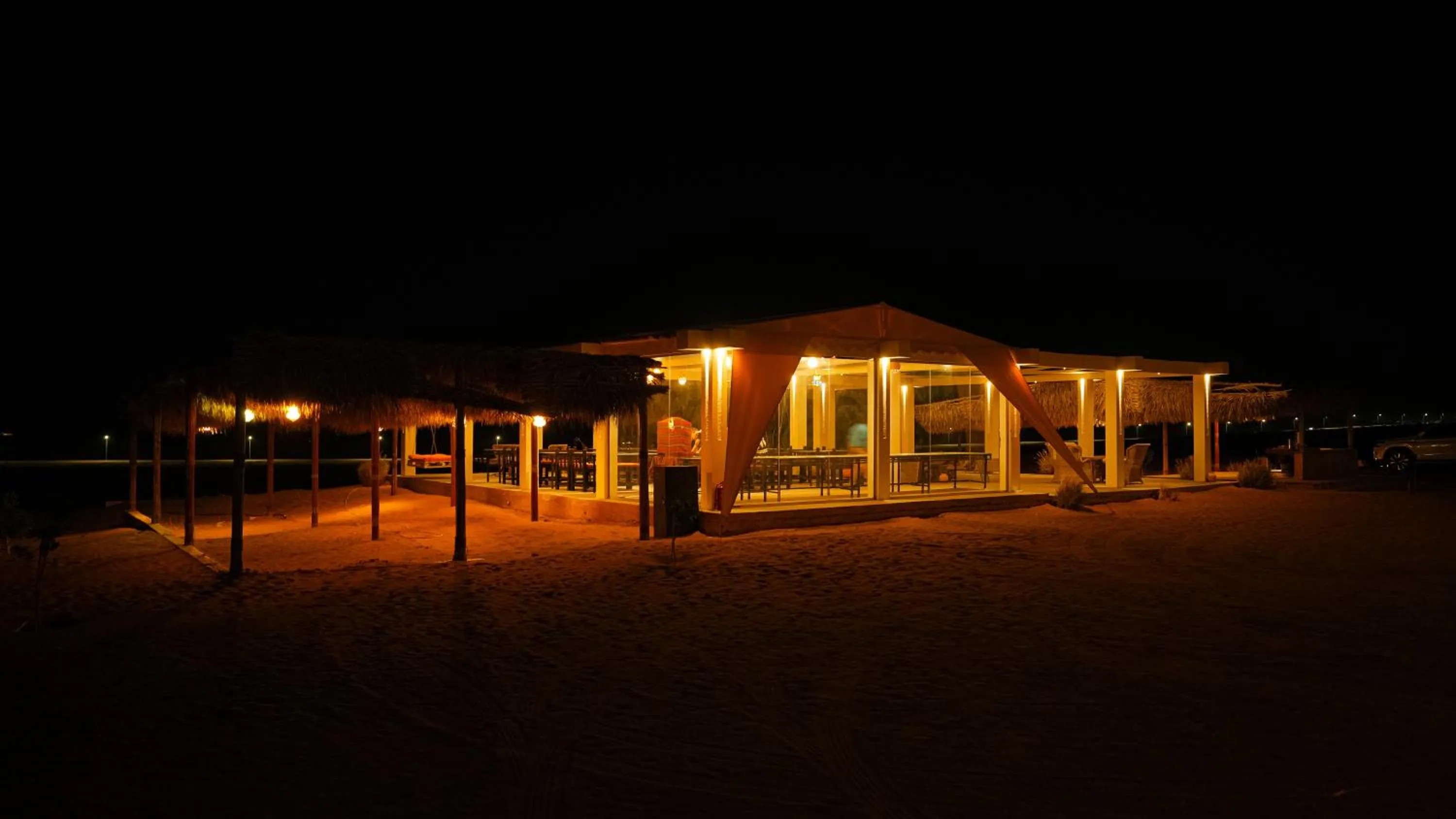 Restaurant/places to eat in SAMA Al Areesh Desert Camp