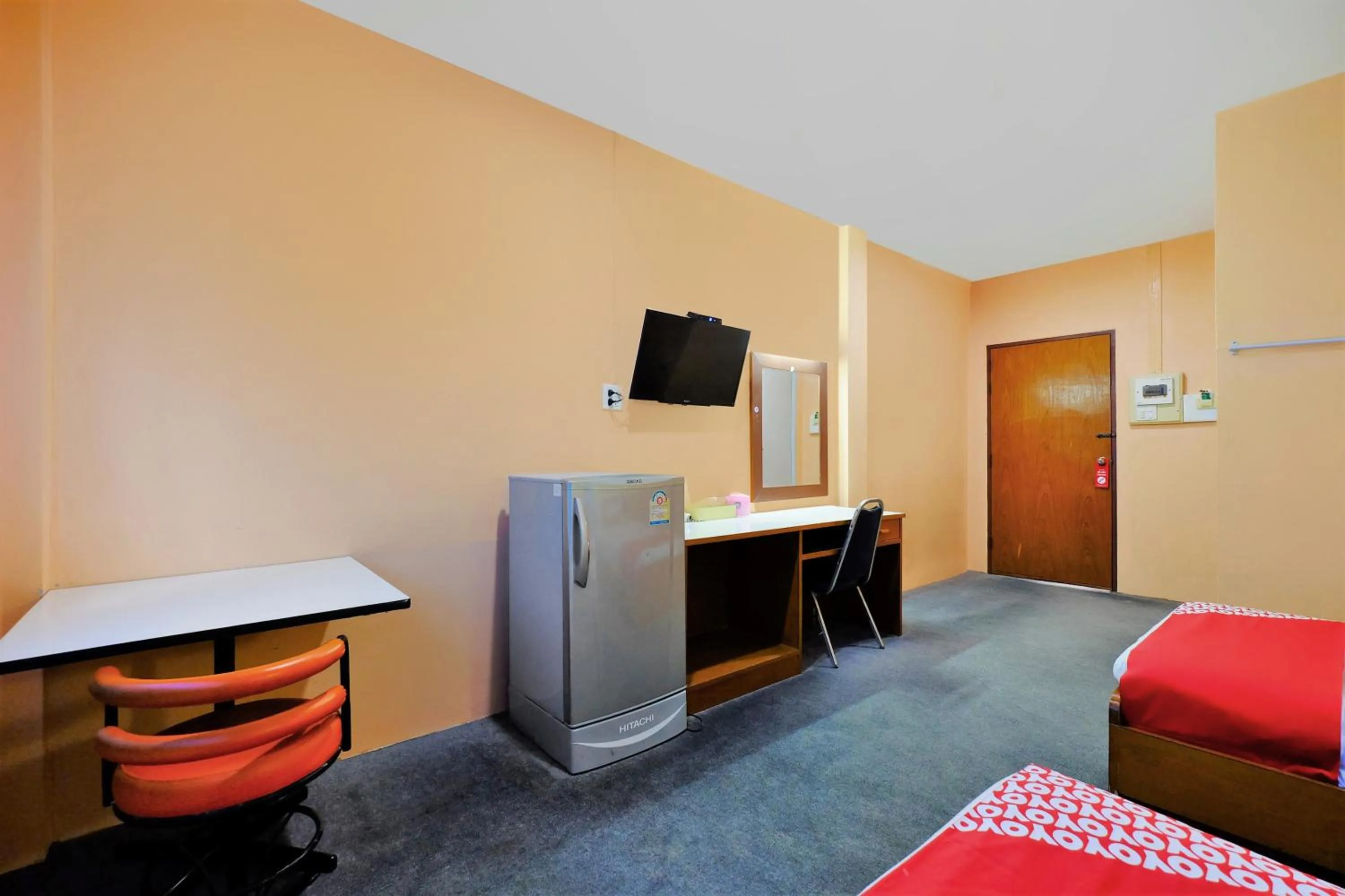 Bedroom, Bed in OYO 588 Rose In Mansion