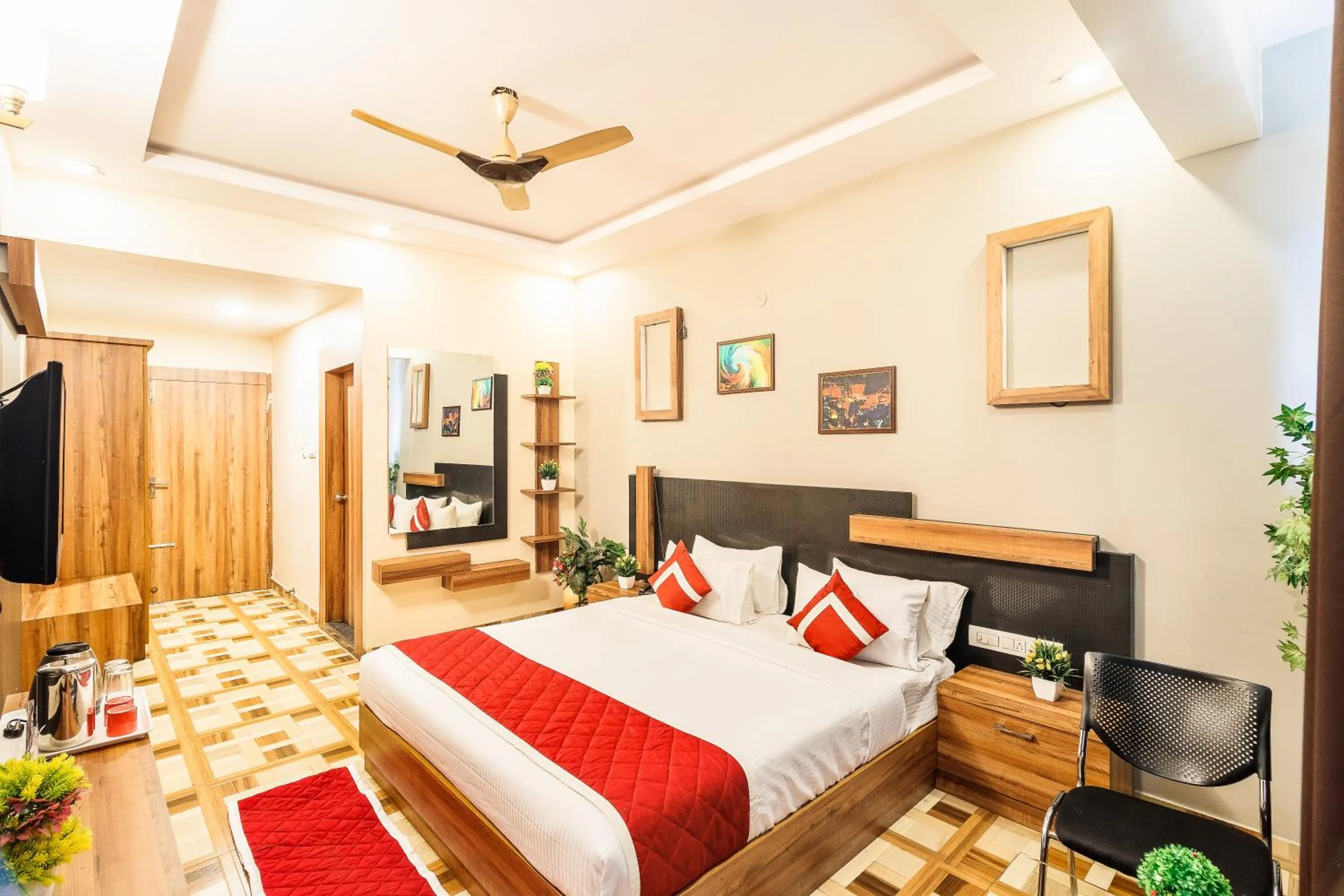 Photo of the whole room, Bed in Octave Nest Inn