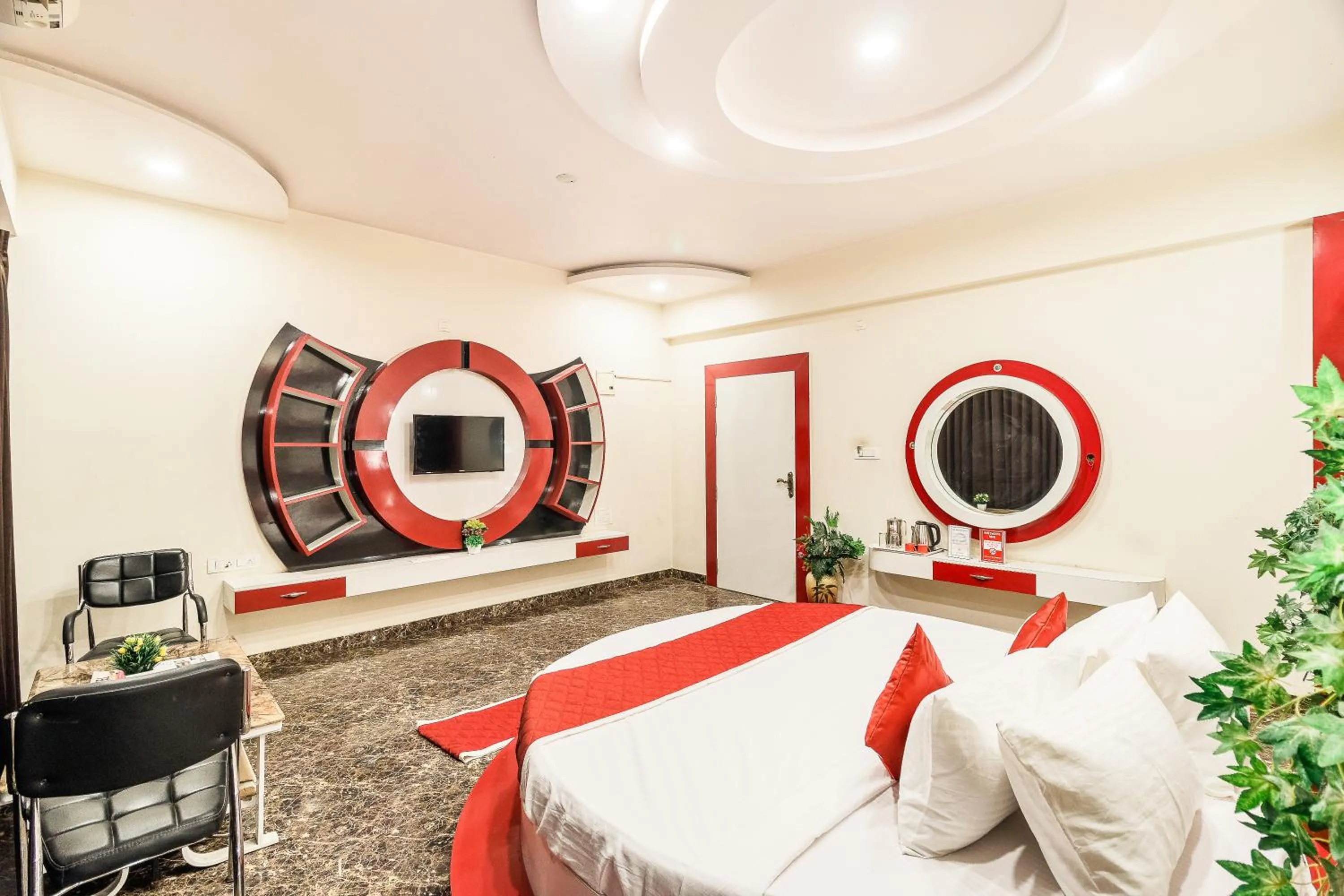 Photo of the whole room, Bed in Octave Nest Inn