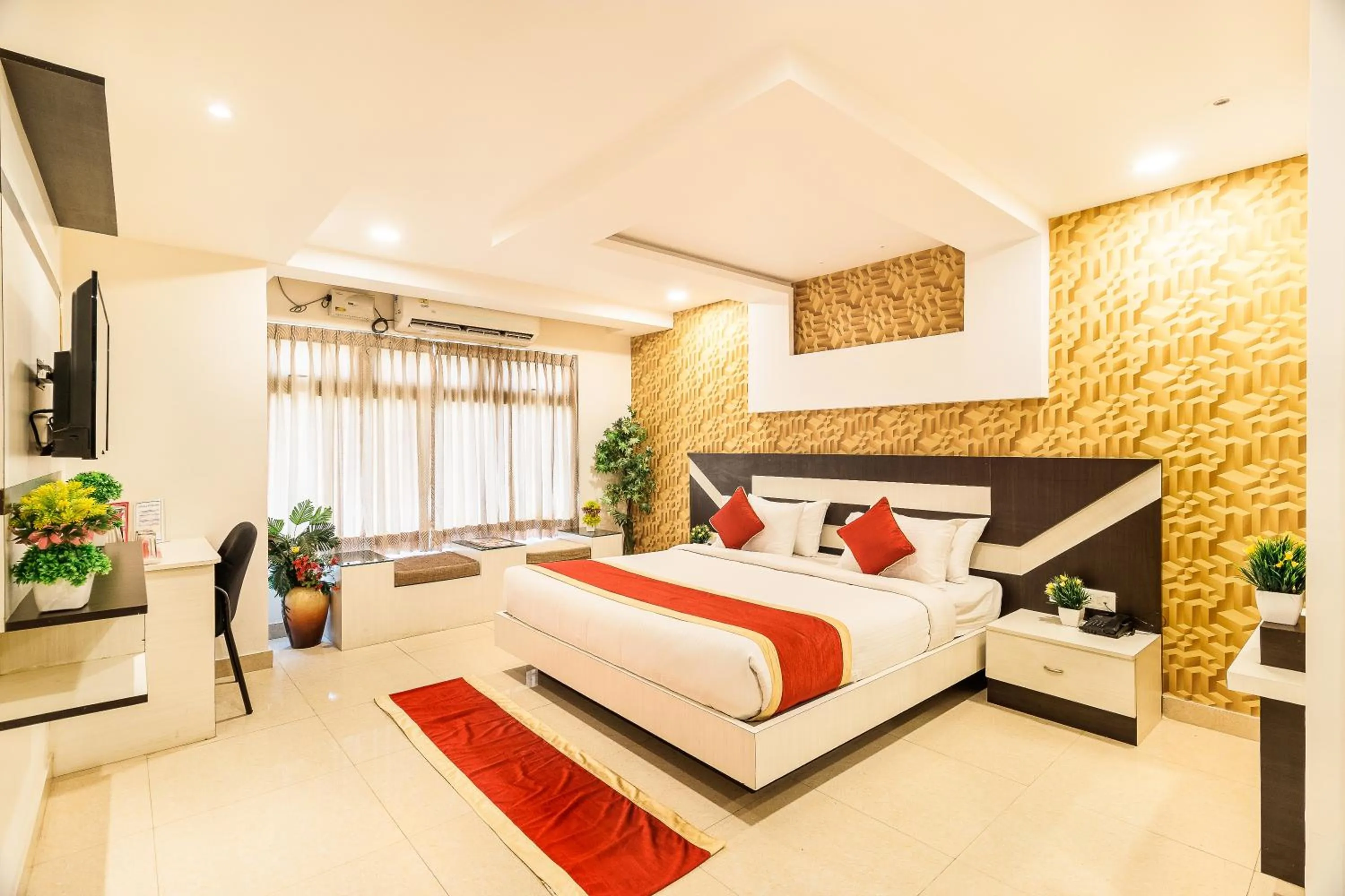 Photo of the whole room, Bed in Octave Nest Inn