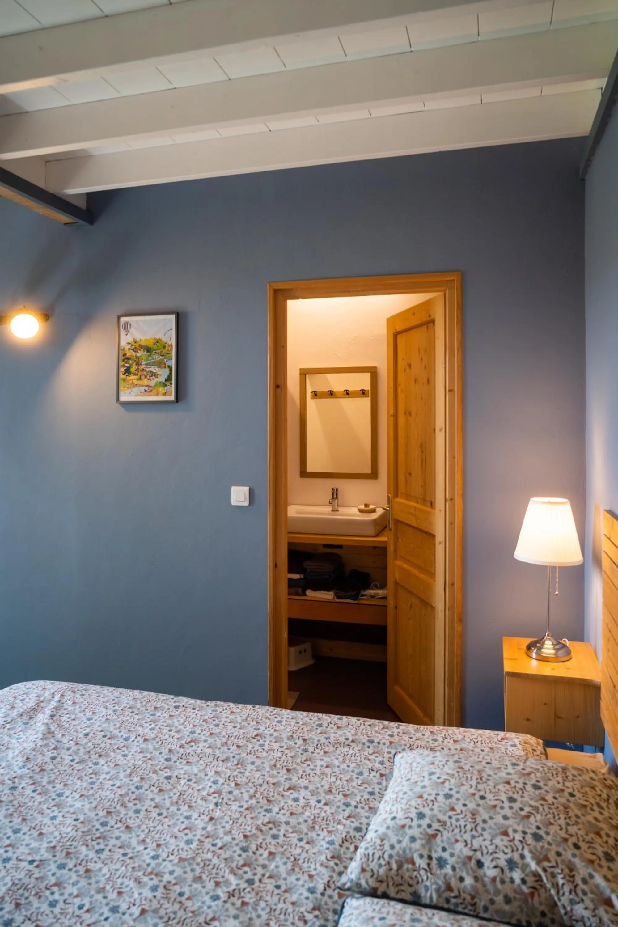 Bathroom, Bed in Les Balcons de la Terrasse