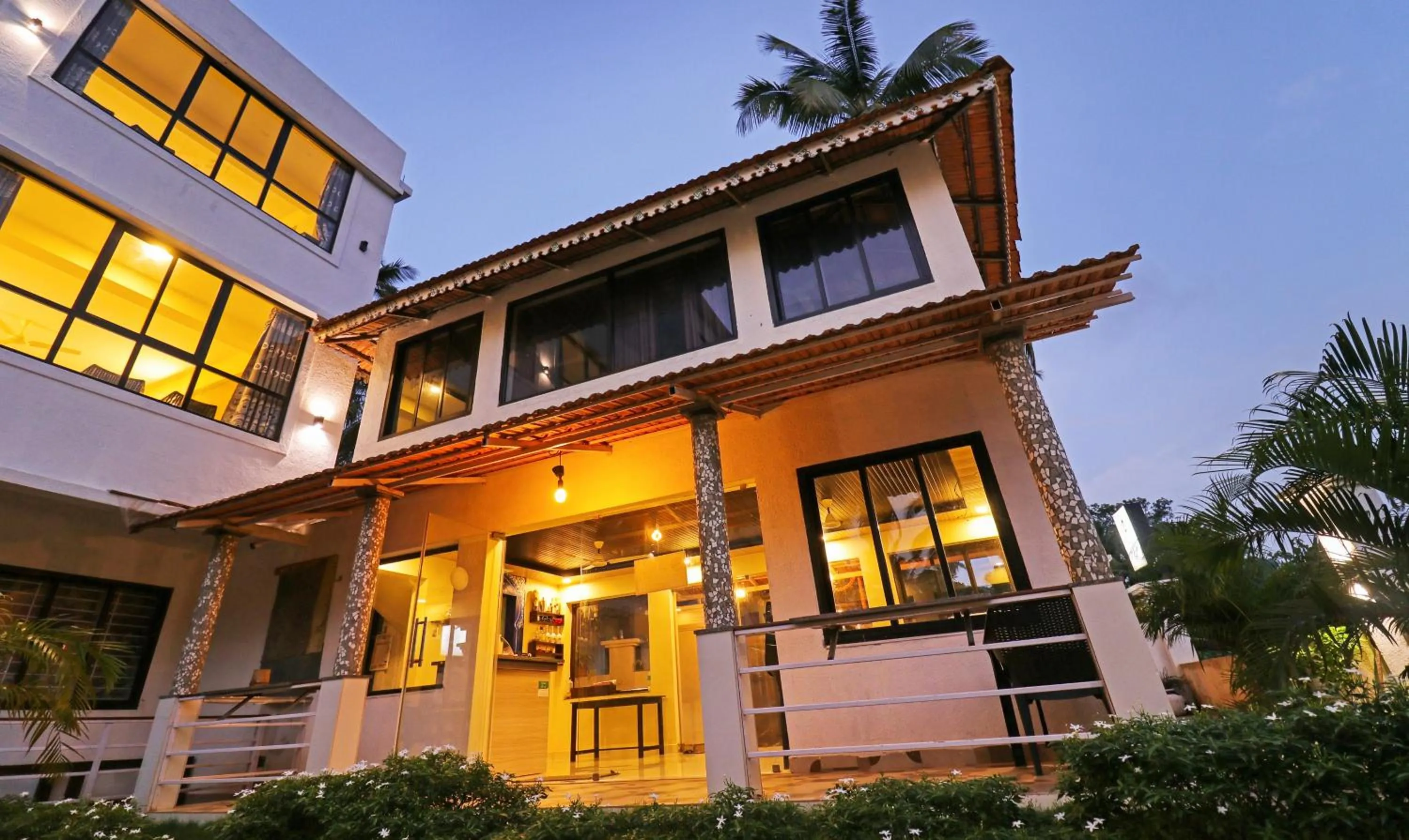 Property building in Itsy Hotels Morjim Pride