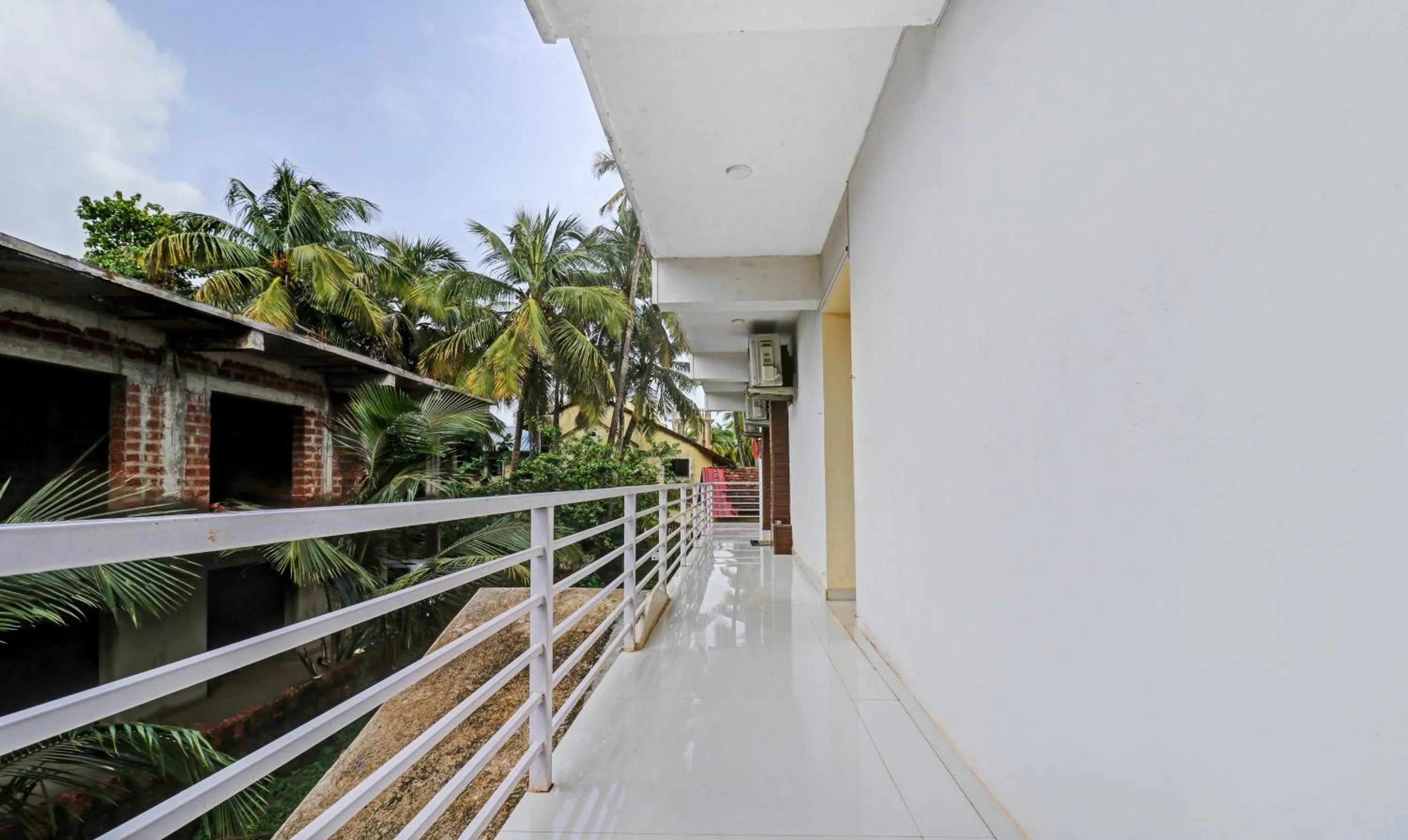 Balcony/Terrace in Itsy Hotels Morjim Pride