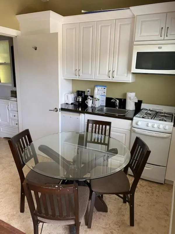 Sea Breeze Inn - Pacific Grove