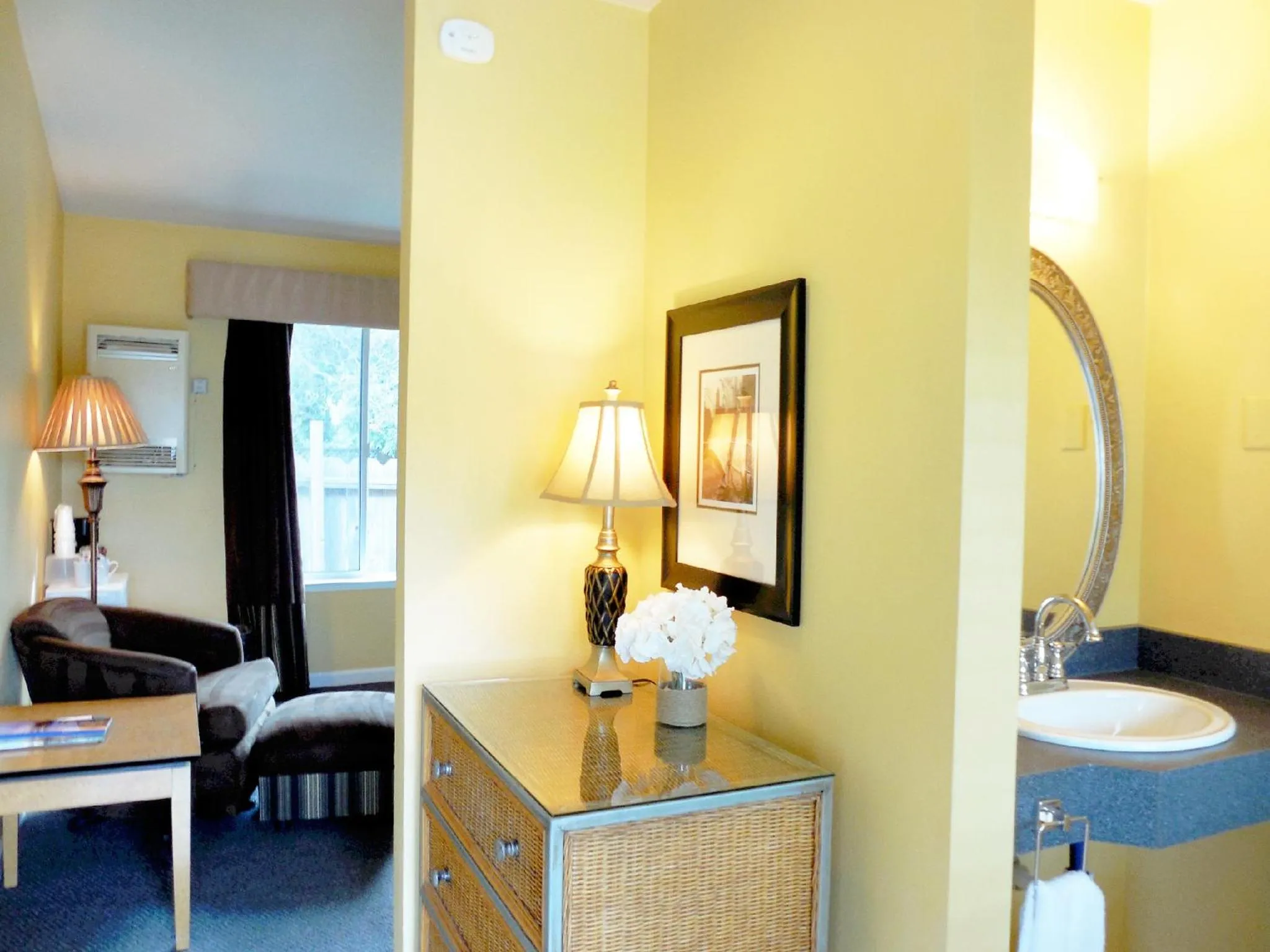 Photo of the whole room in Sea Breeze Inn - Pacific Grove