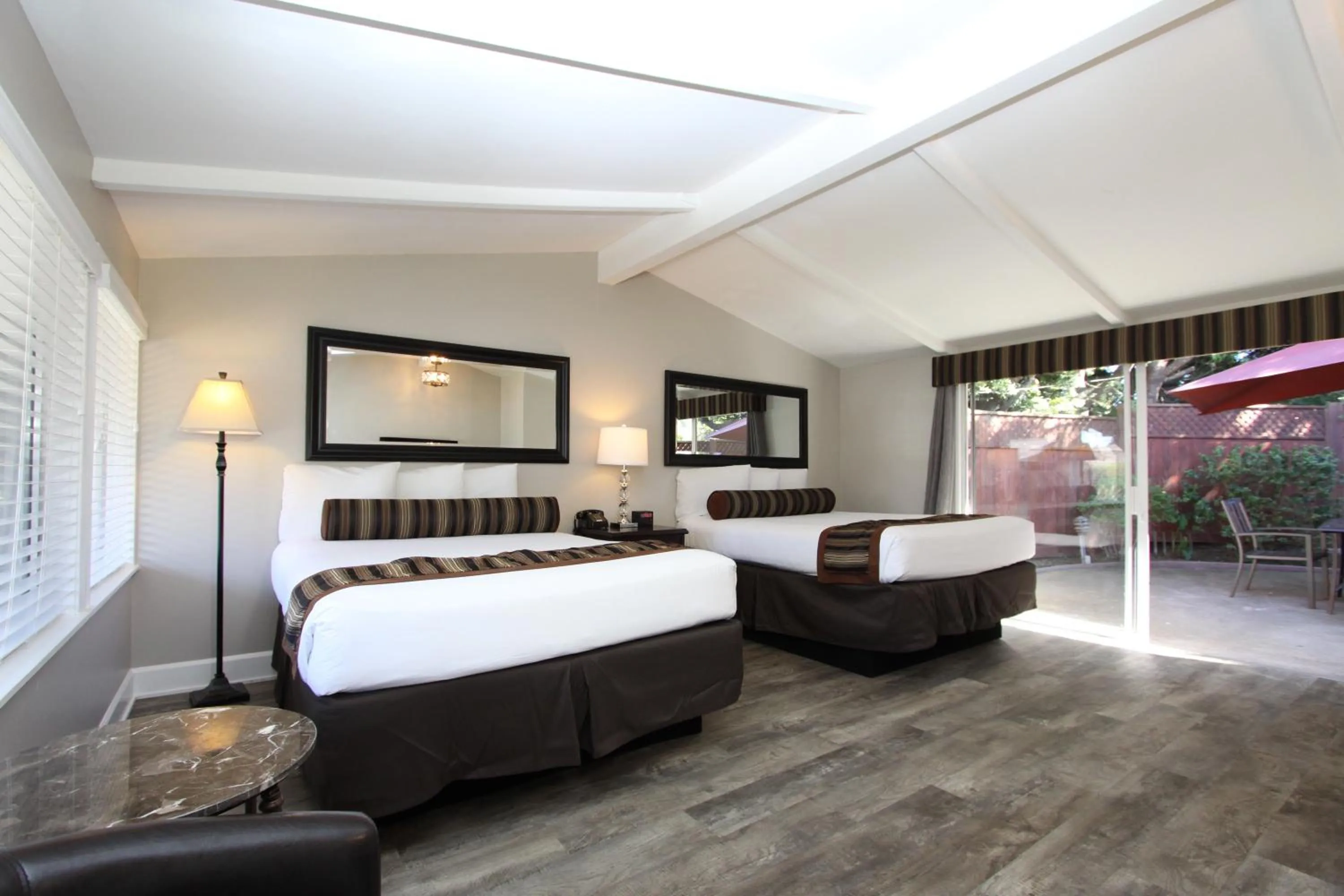 Bed in Monterey Peninsula Inn