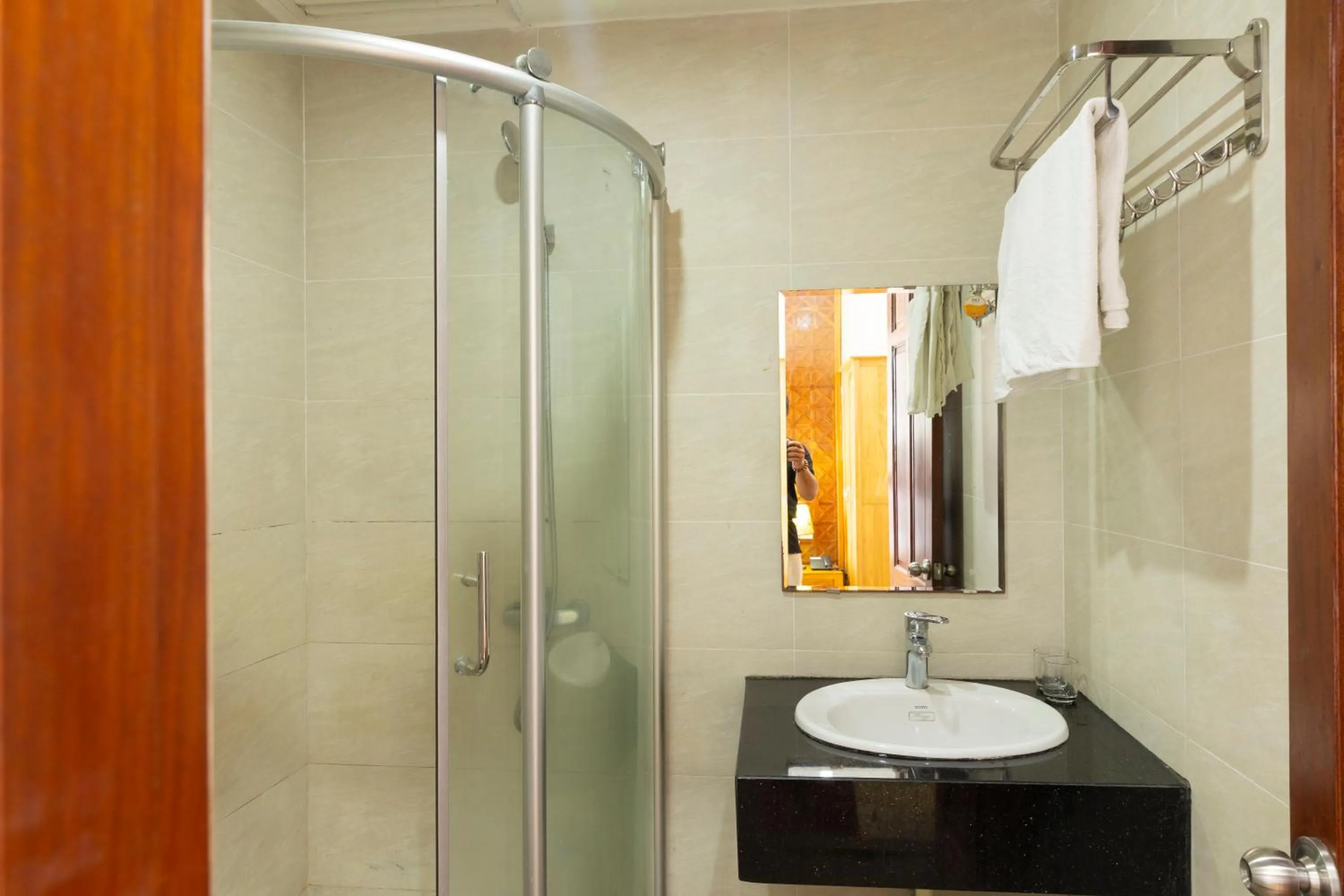 California Saigon Hotel