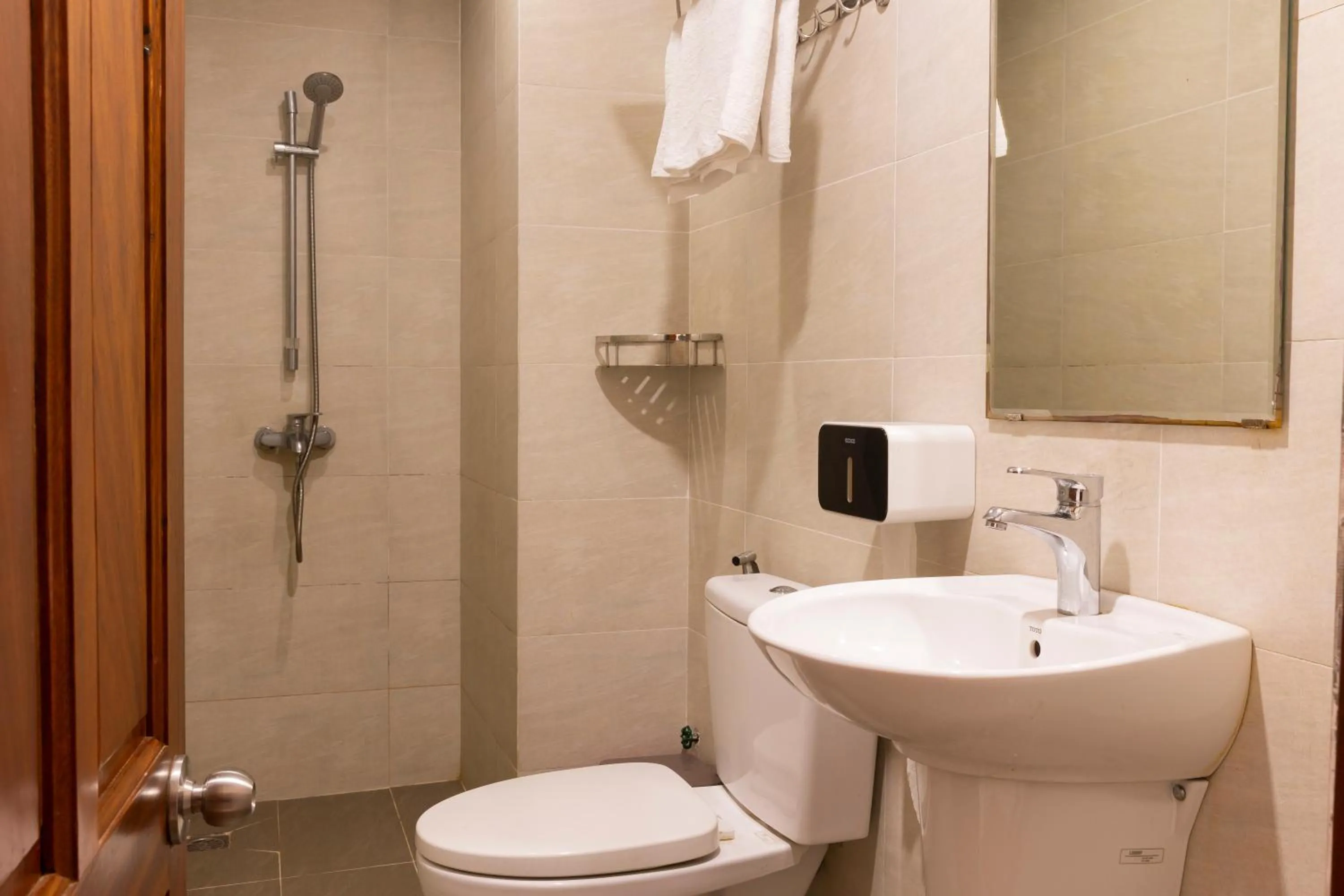 Shower in California Saigon Hotel