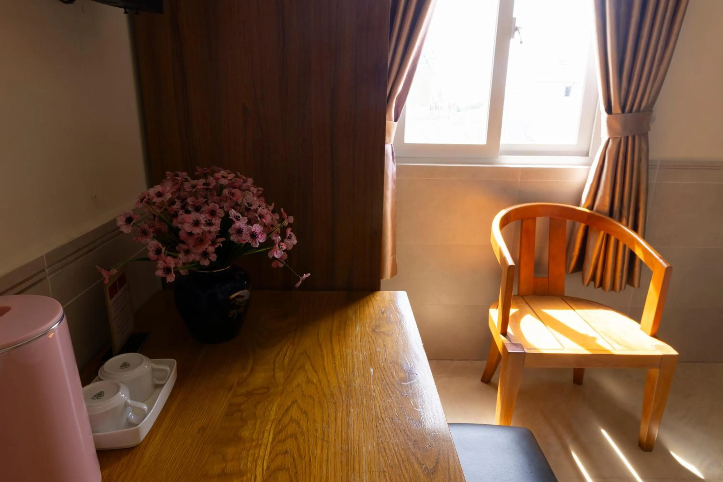 California Saigon Hotel