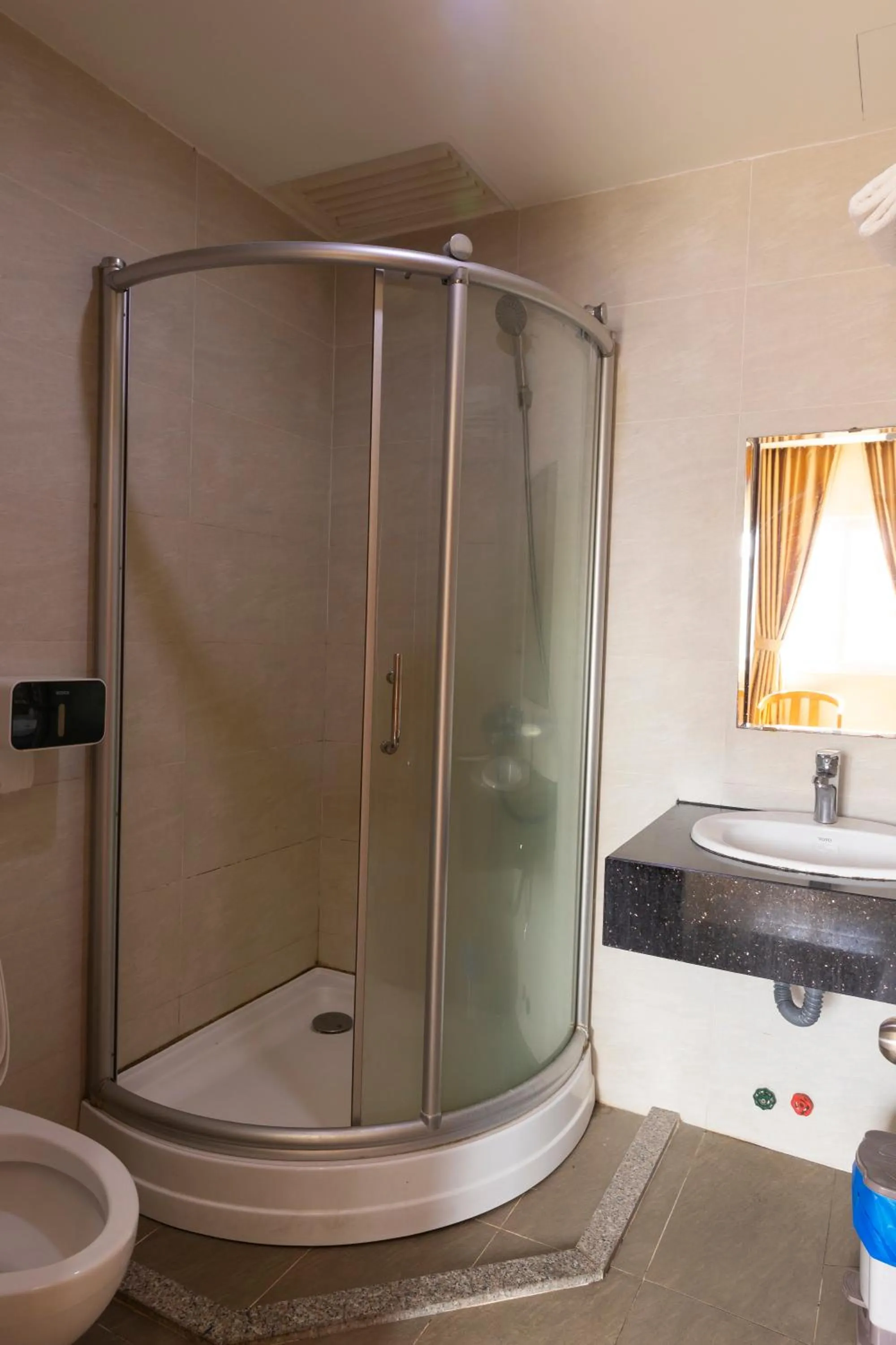 California Saigon Hotel