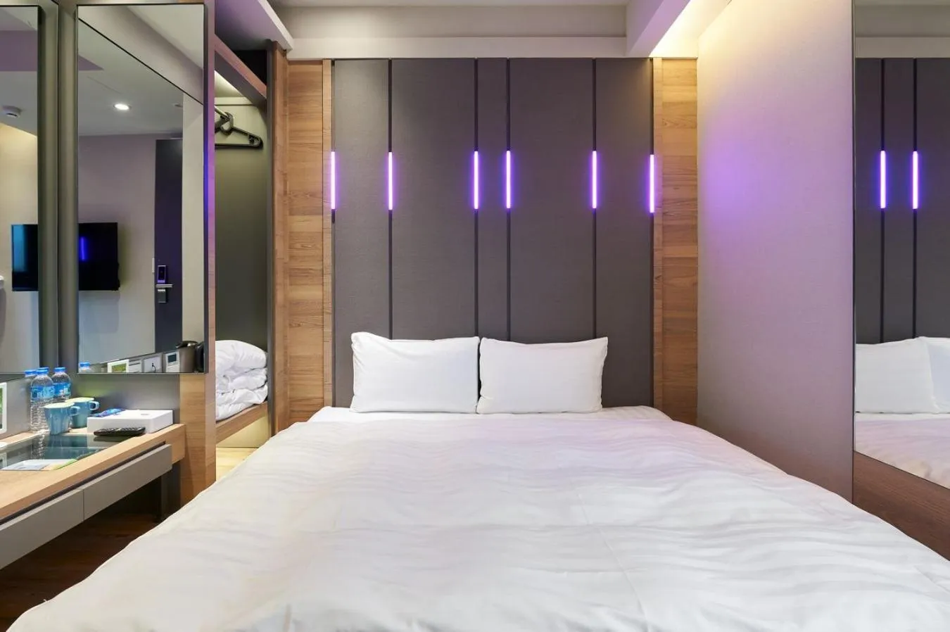 Photo of the whole room, Bed in KIWI SHARE HOTEL ZHONGLI