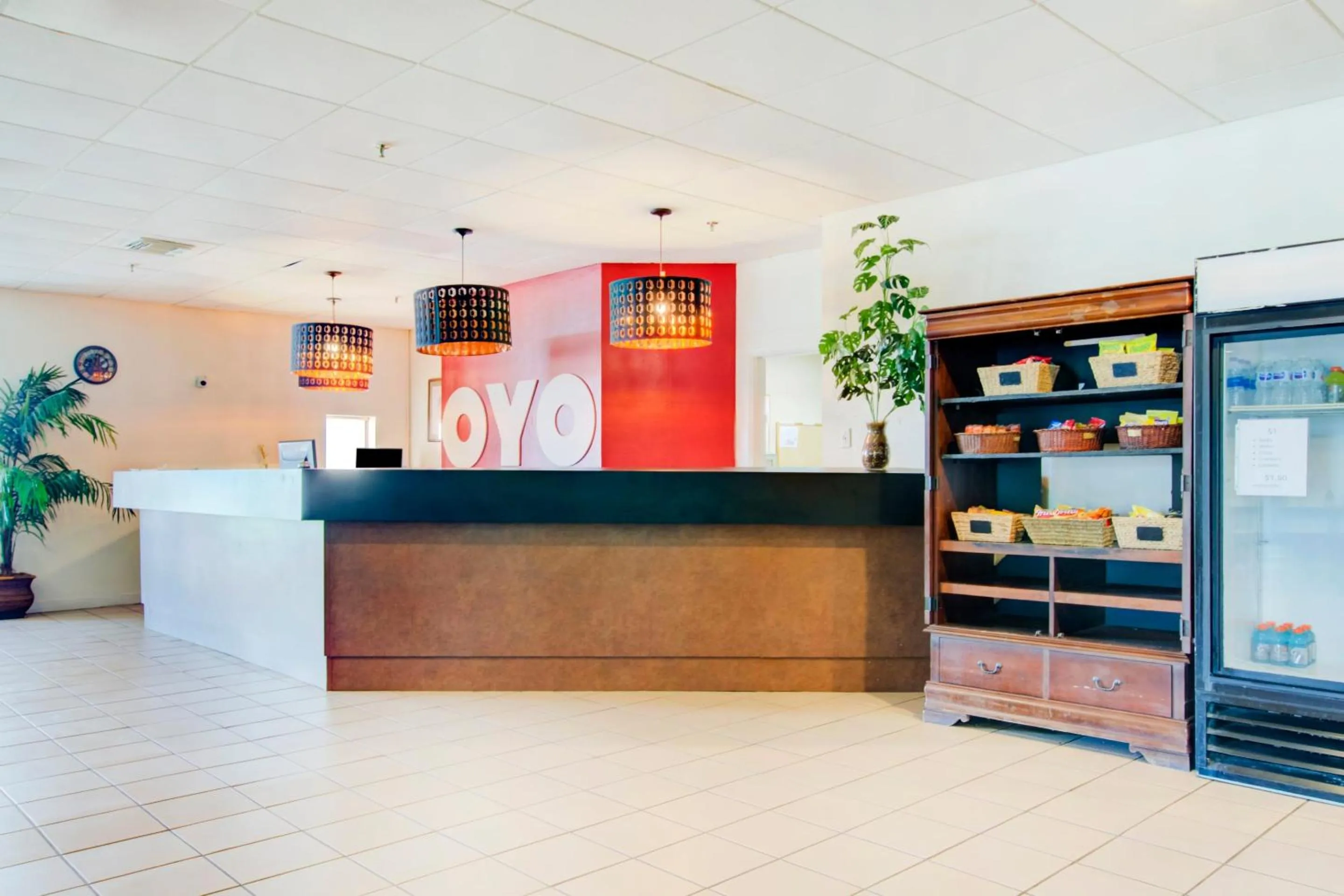 Lobby or reception in OYO Hotel Dundee By Crystal Lake