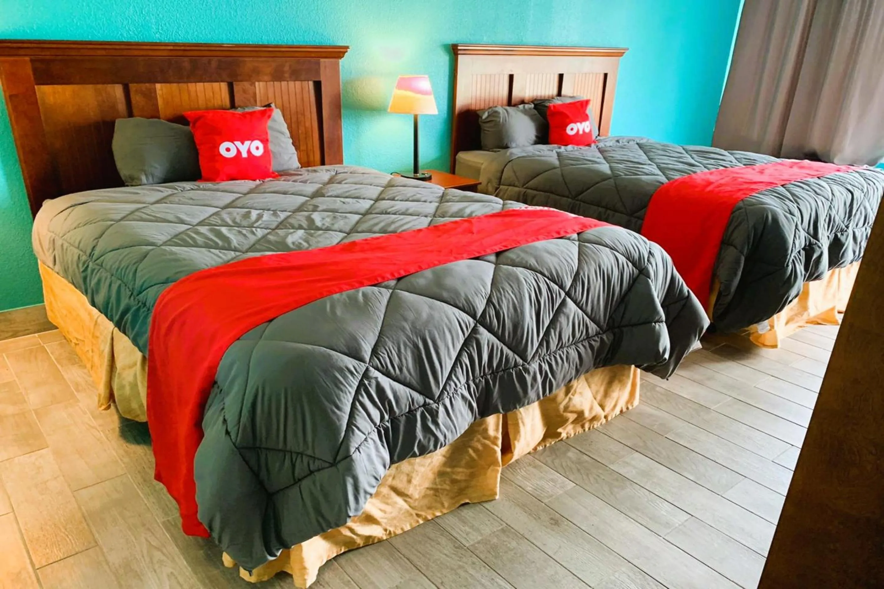 Bedroom, Bed in OYO Hotel Dundee By Crystal Lake