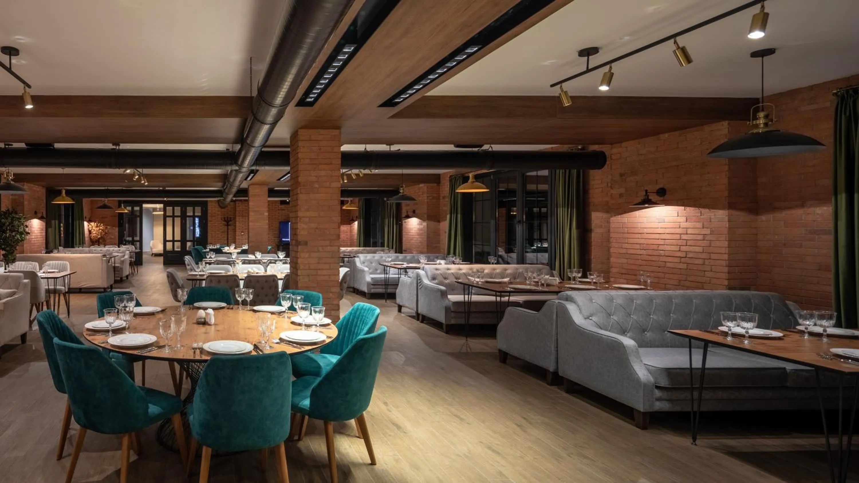 Restaurant/places to eat in KOMOREBI BAKURIANI RESORT