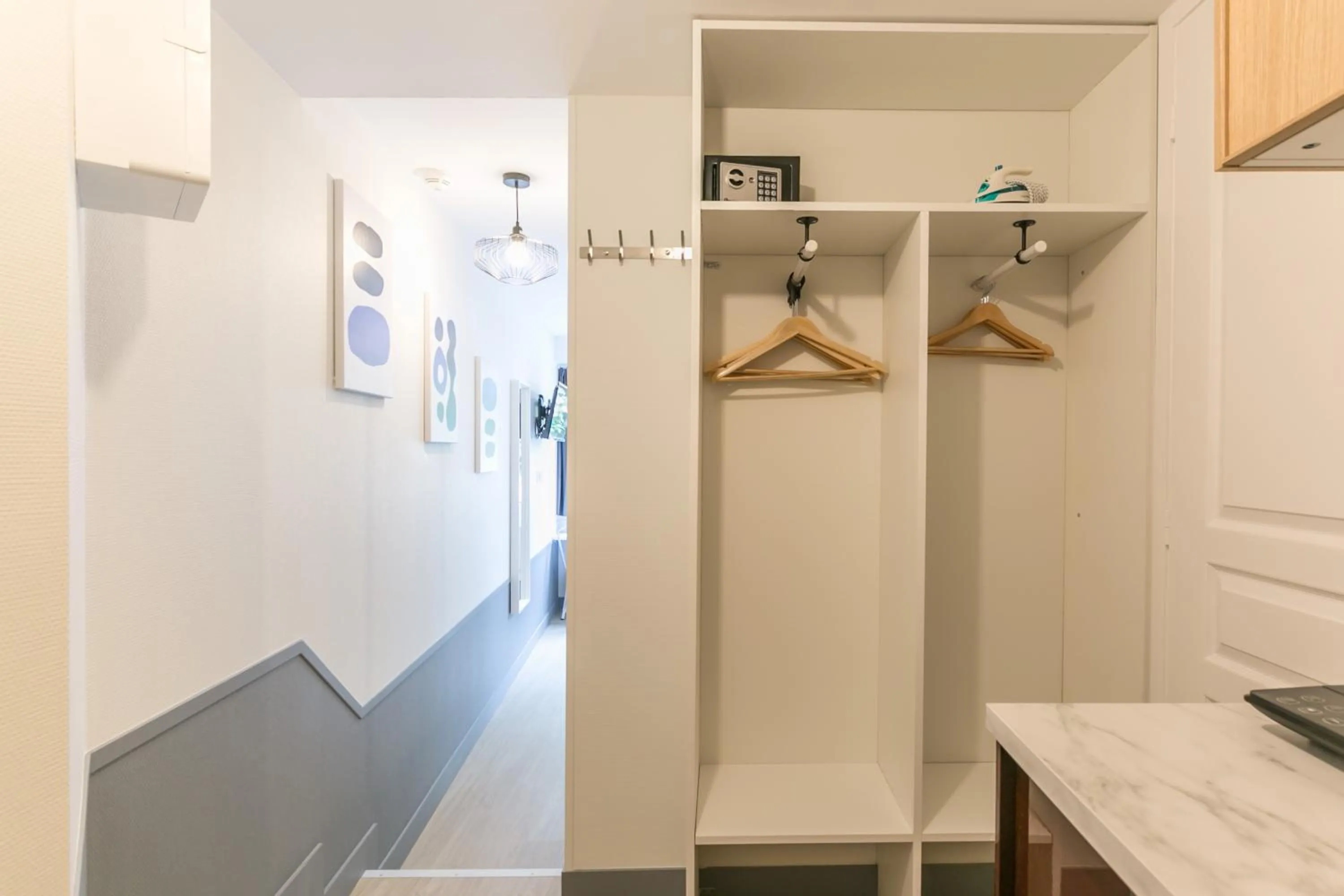 Decorative detail in WS Tour Eiffel - Nicolo