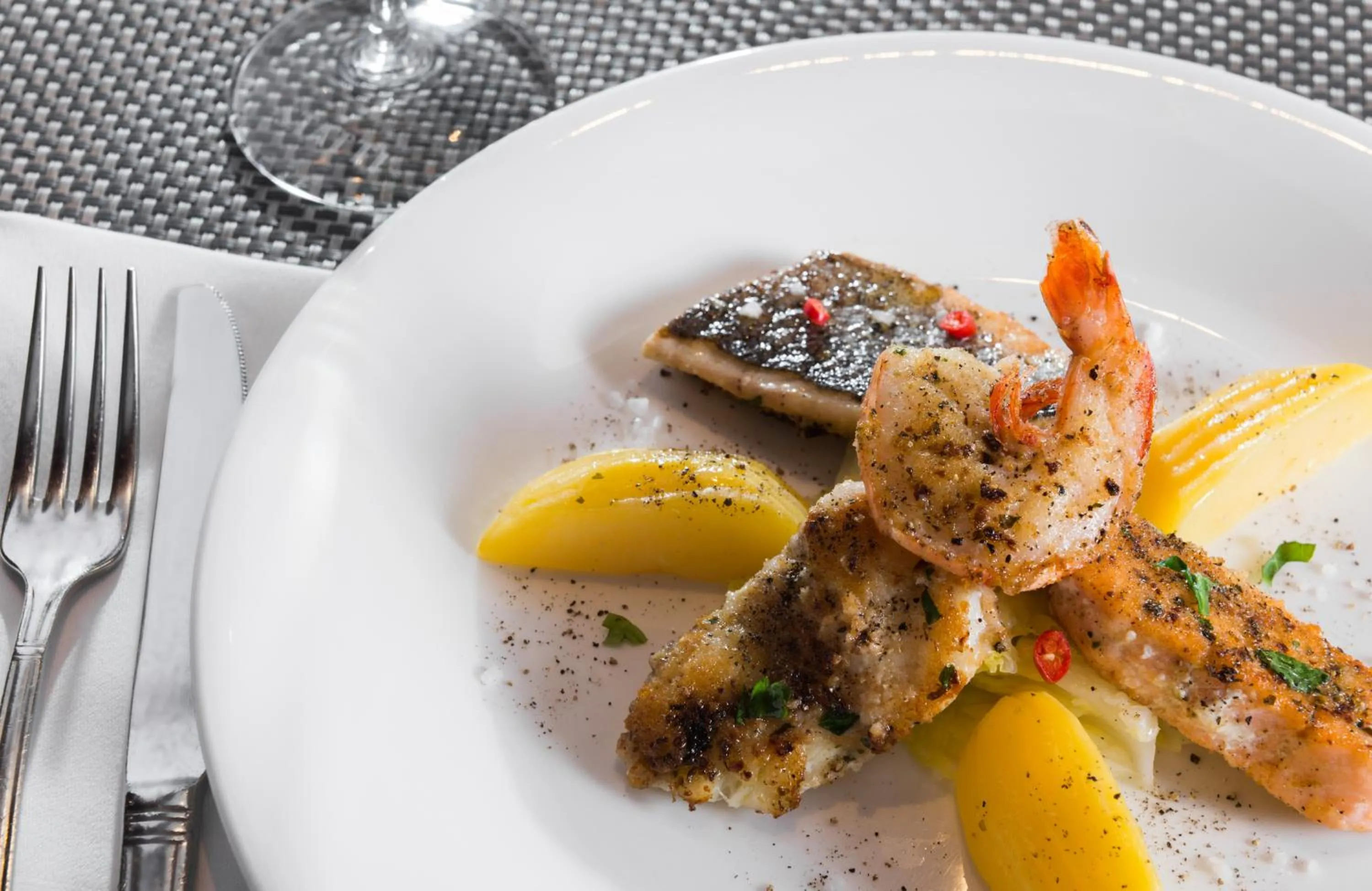 Restaurant/places to eat in Leonardo Hotel & Residenz München